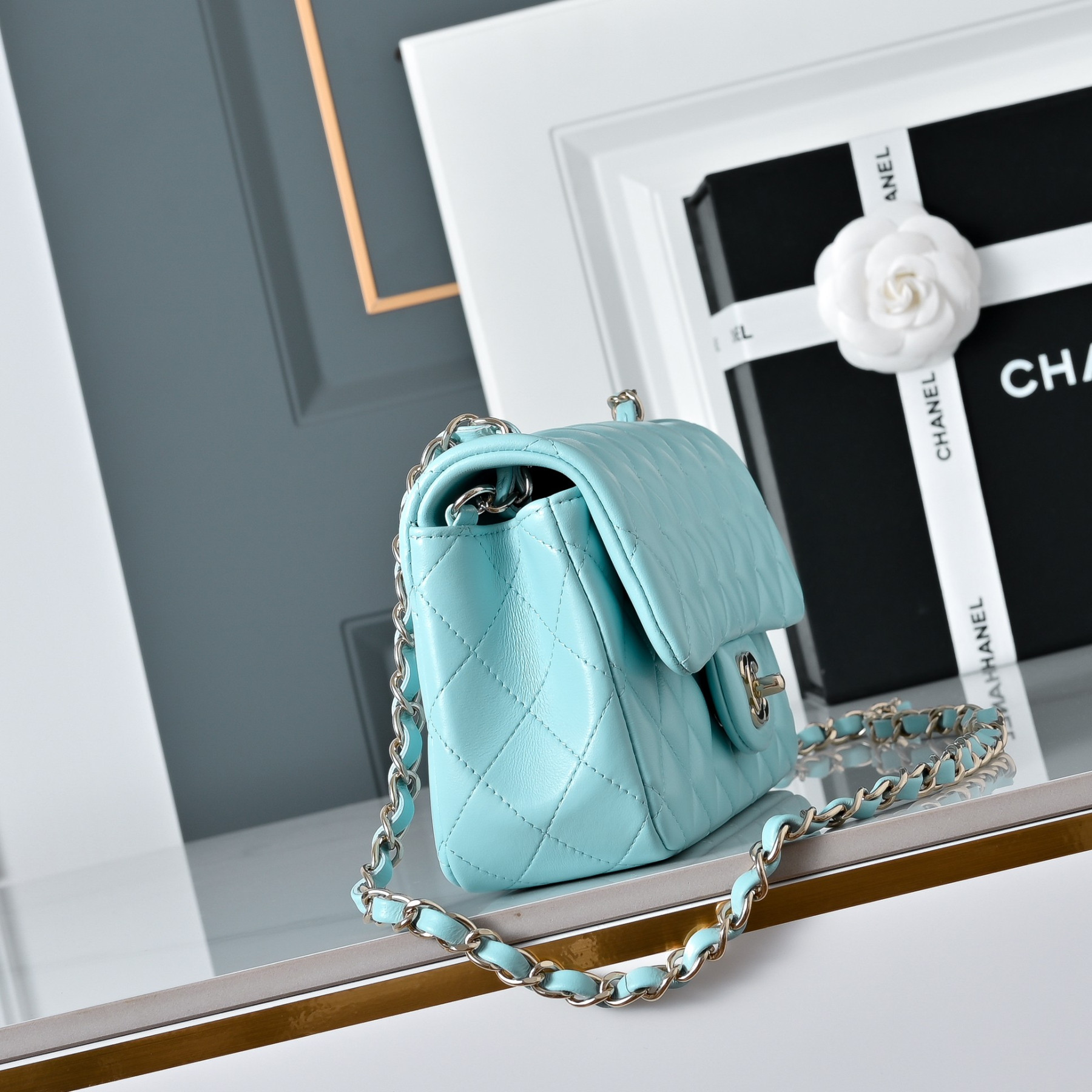 Chanel Mini Flap Bag 20x12x6.5cm