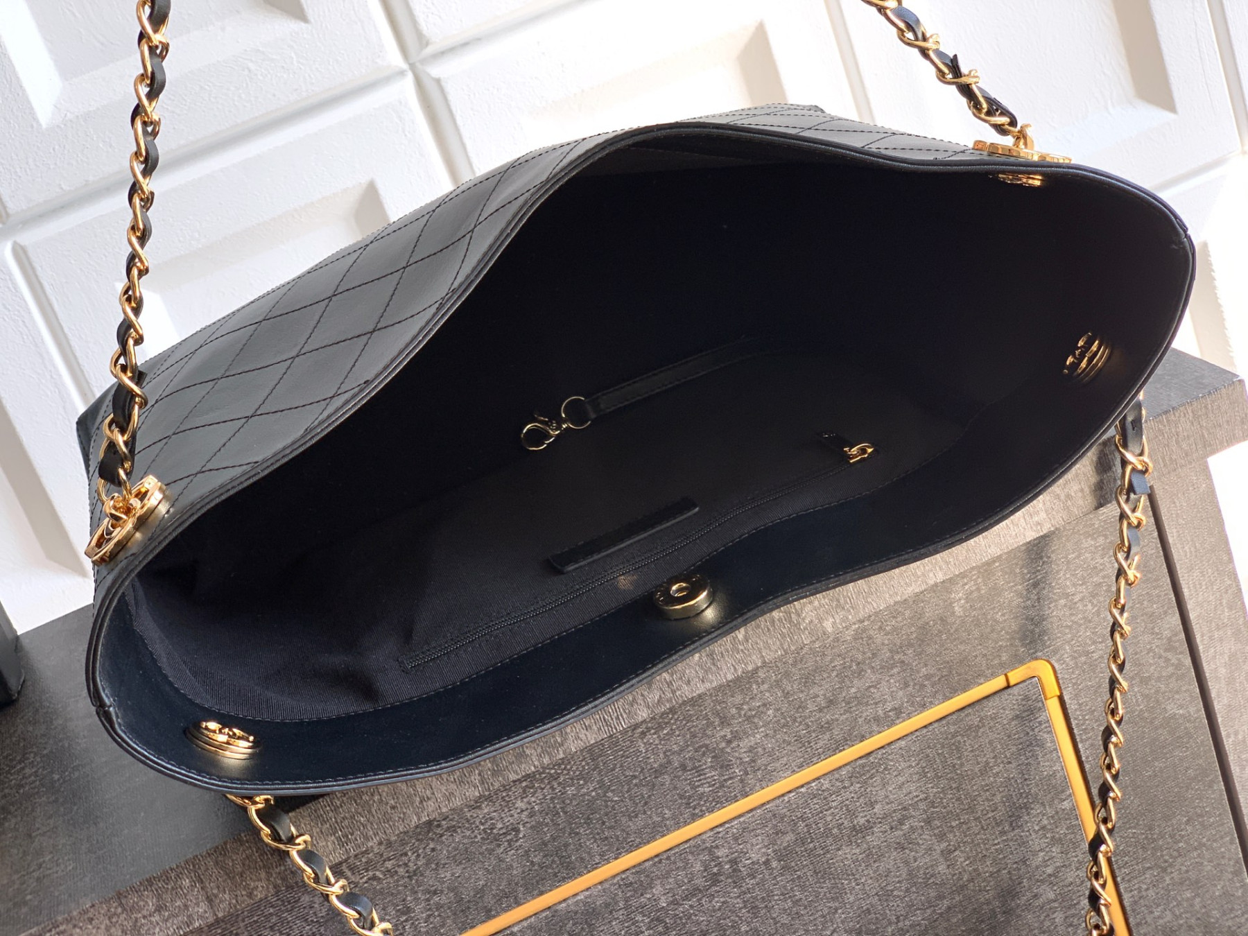 Chanel Shopping Bag 38x25x9.5cm