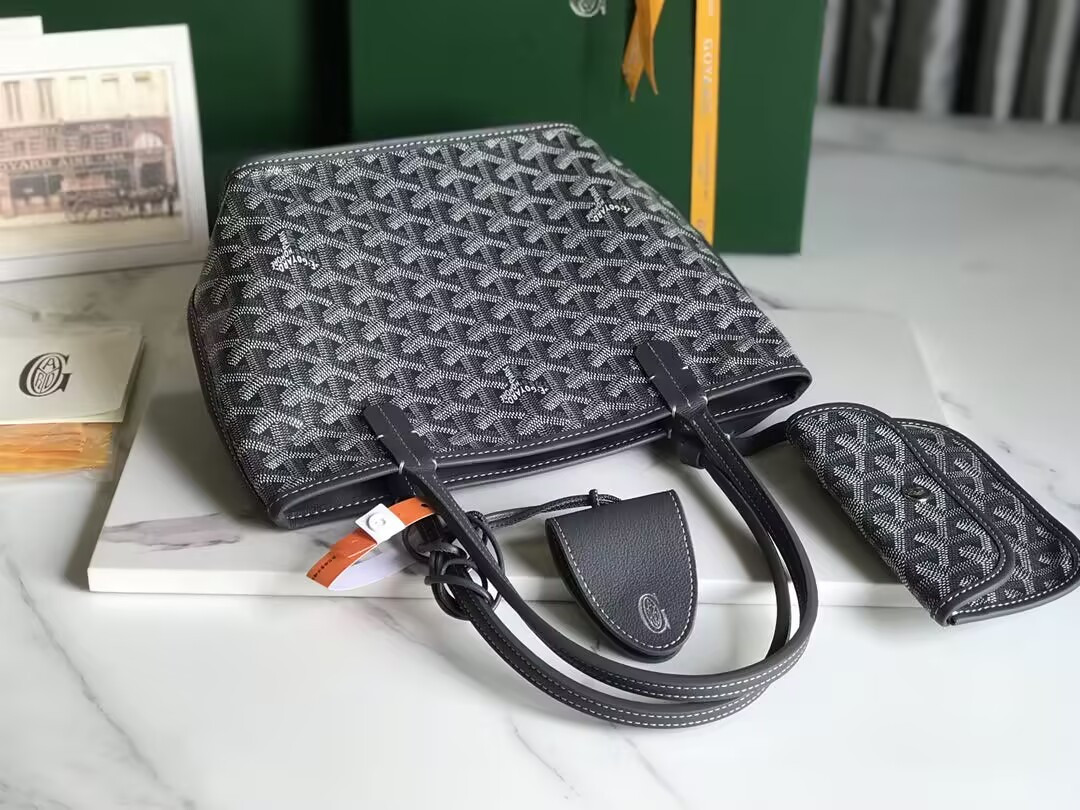 Goyard Anjou Mini Bag 20 cm x 10 cm x 20 cm