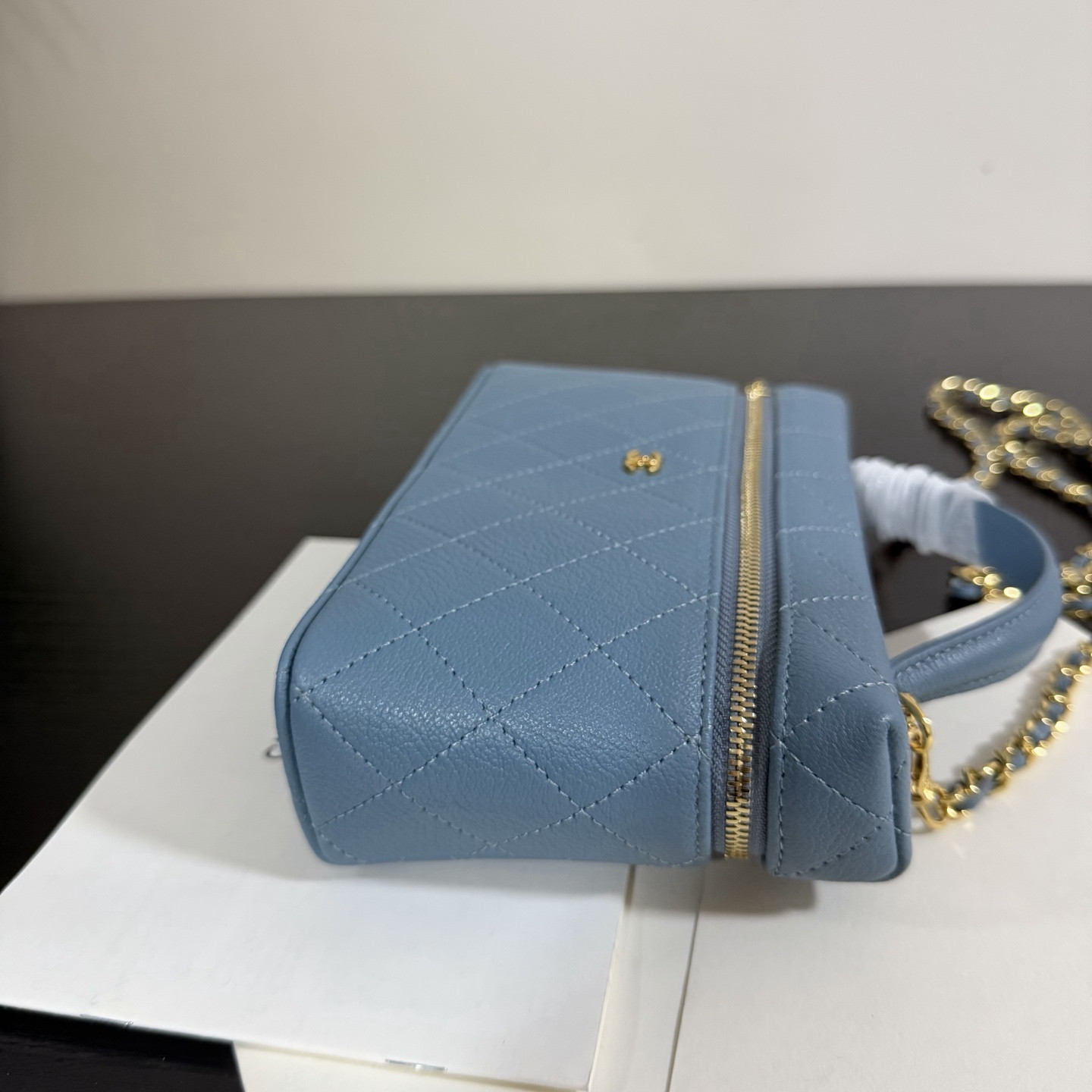 CHANEL Classic Vanity with chain Handbag 17x19.5x5cm