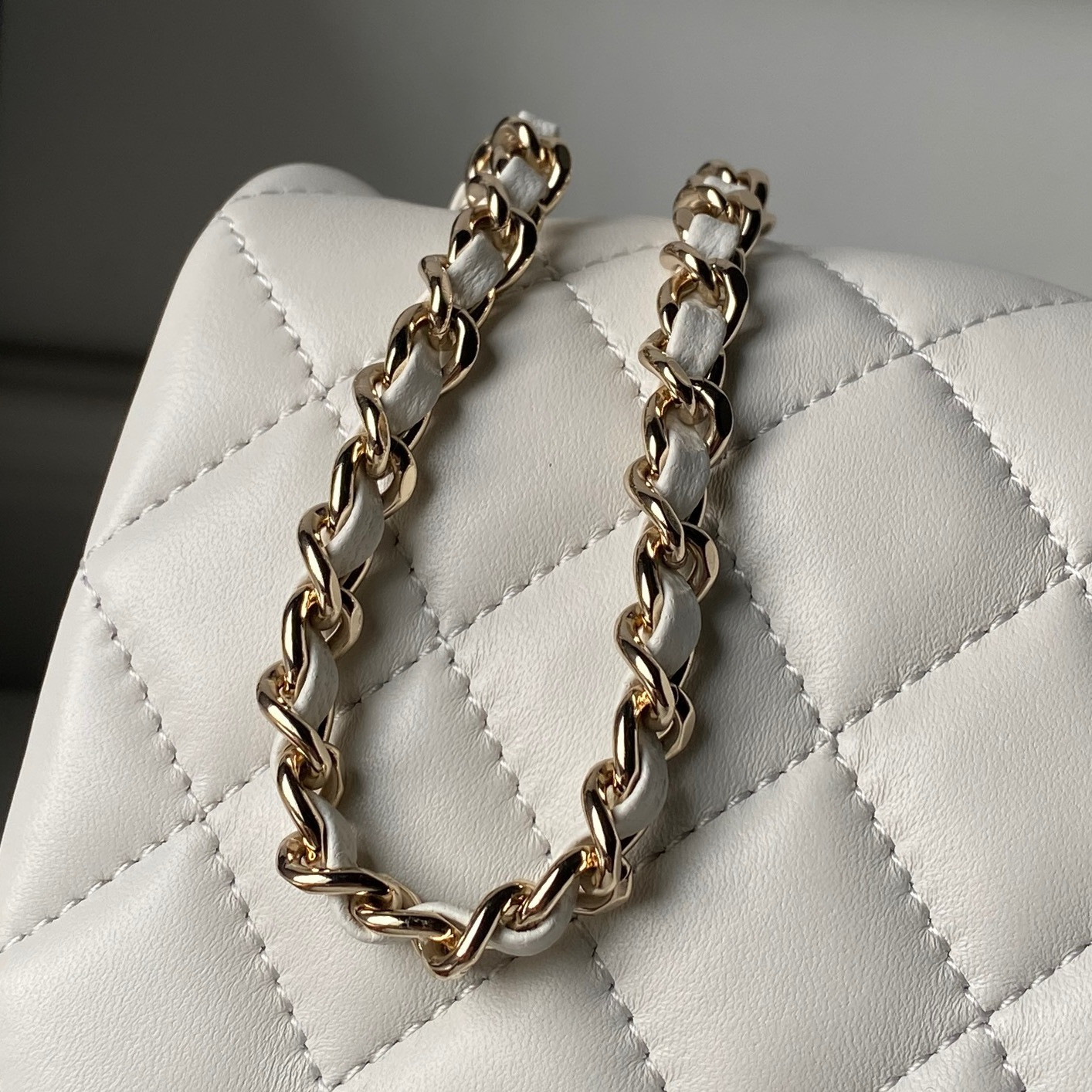 Chanel Classic Flap Handbag CF AS5756 14.5x23.5x7cm