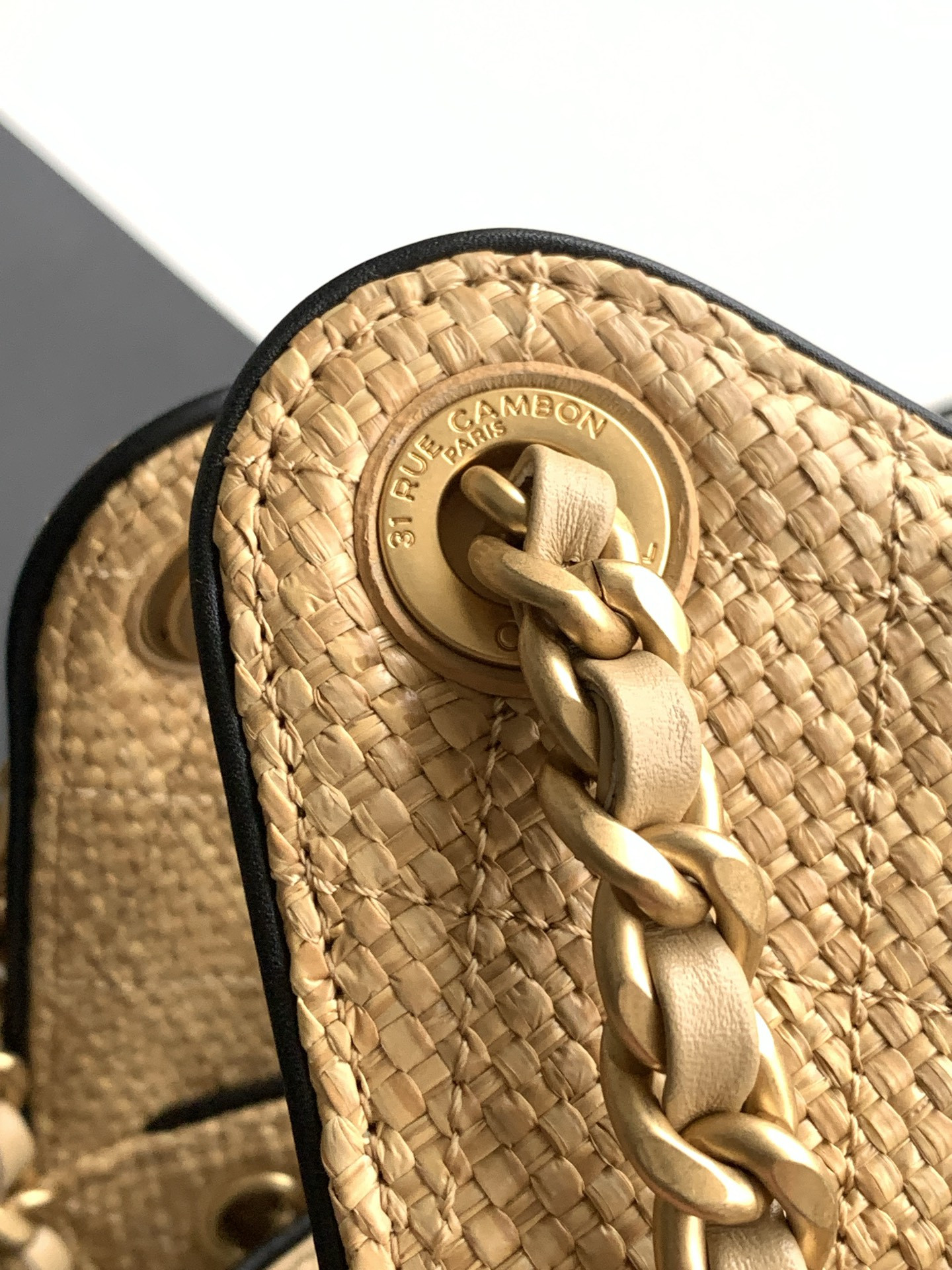 CHANEL Kleine Chanel 25 tas AS5631 30x26x14cm
