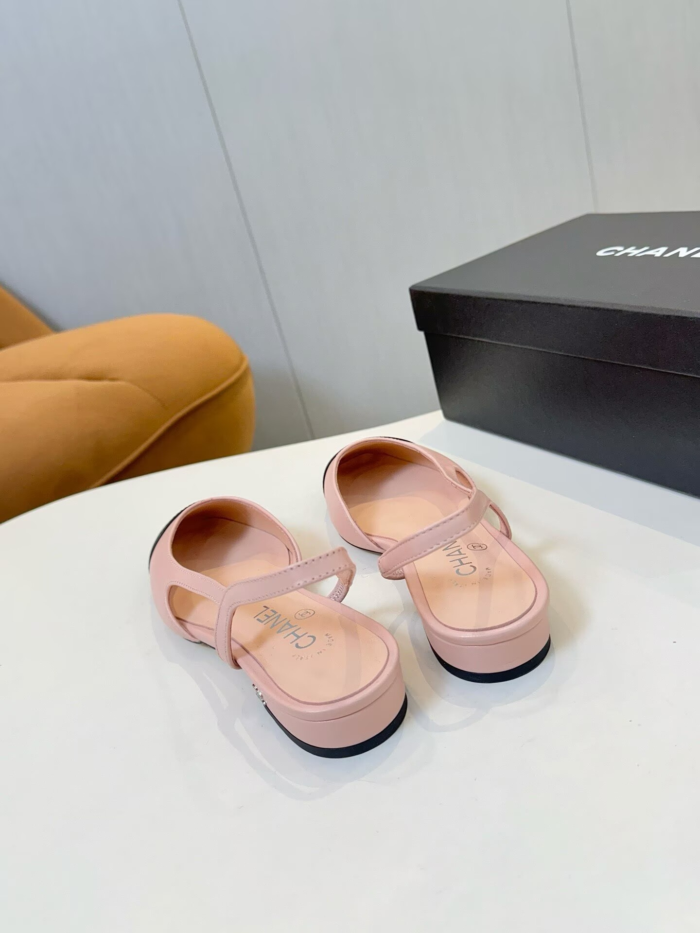 ua Ch**el slingbacks flat