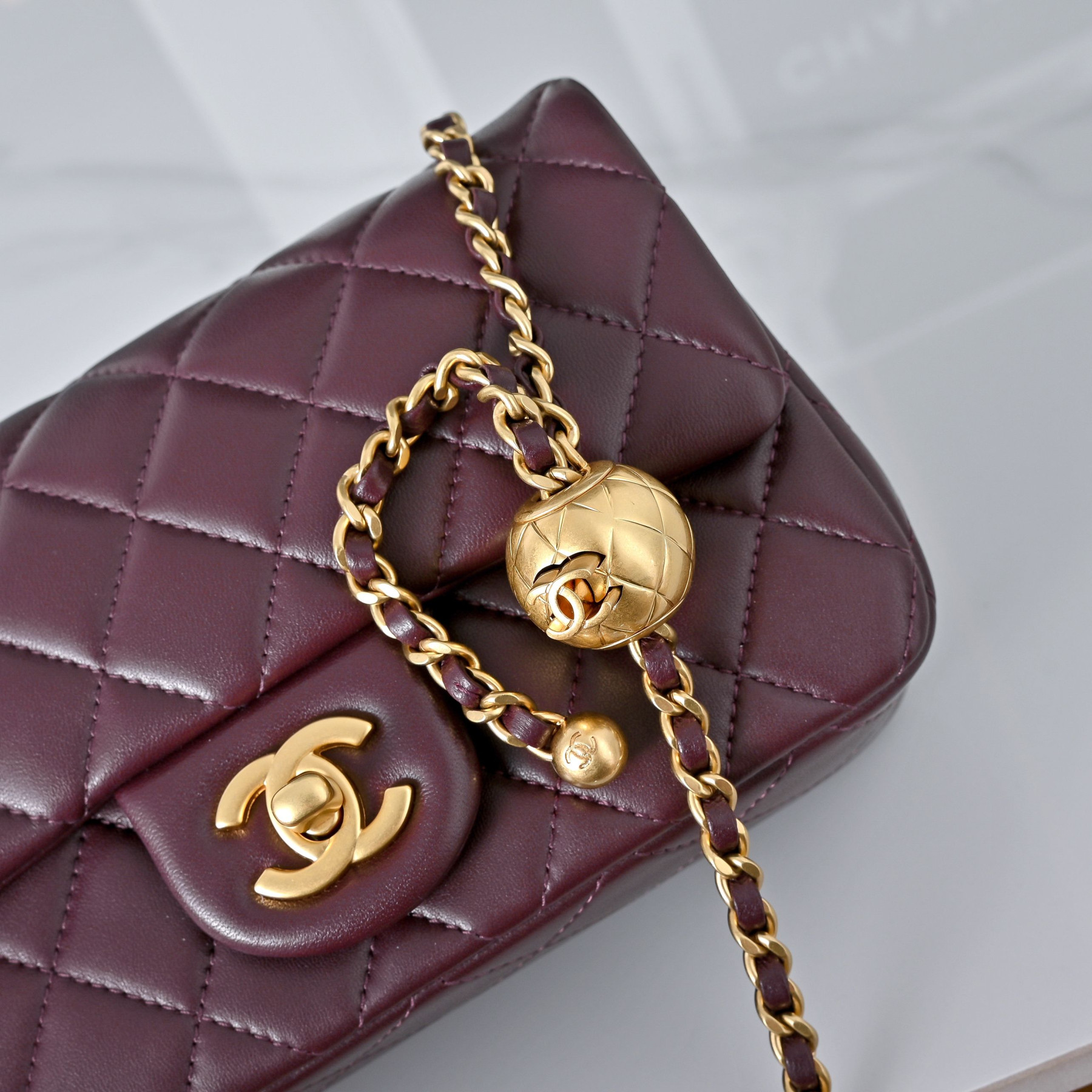 Chanel Flap Bag Burgundy AS1787 20x13x7cm