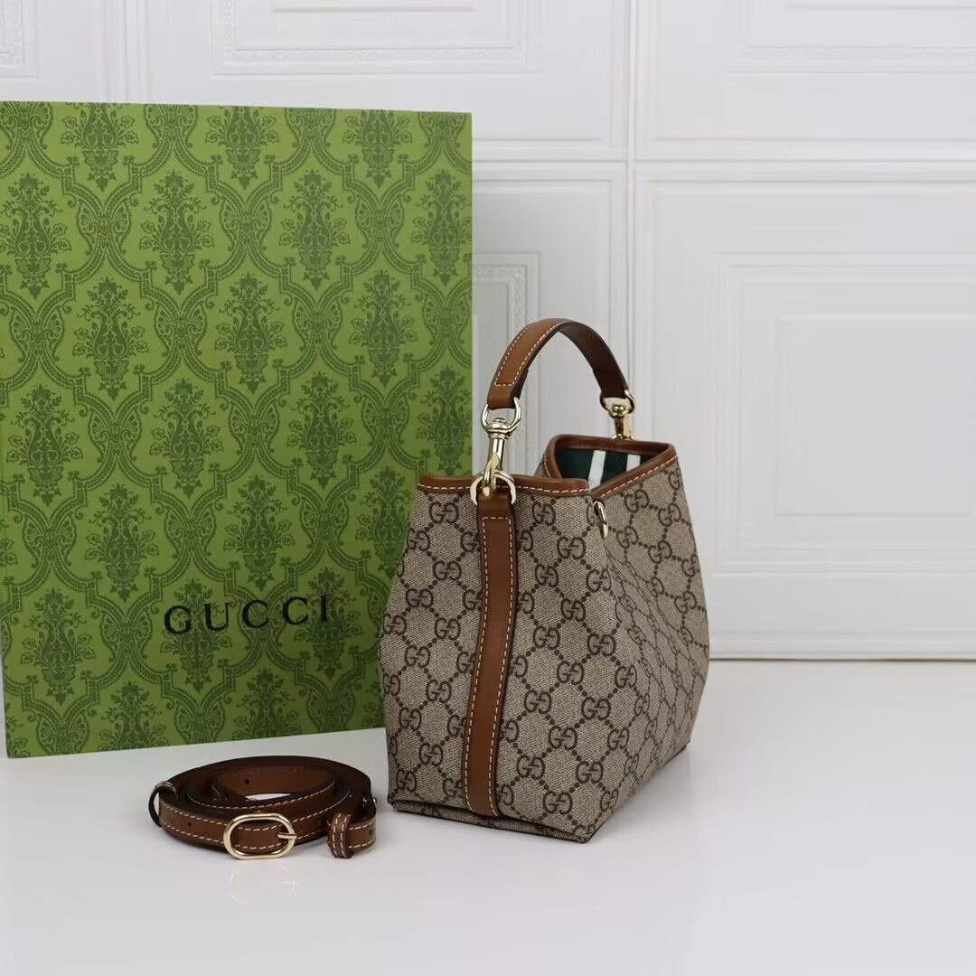 Gvc*1 GG Emblem Small Bucket Bag 19x18x11cm