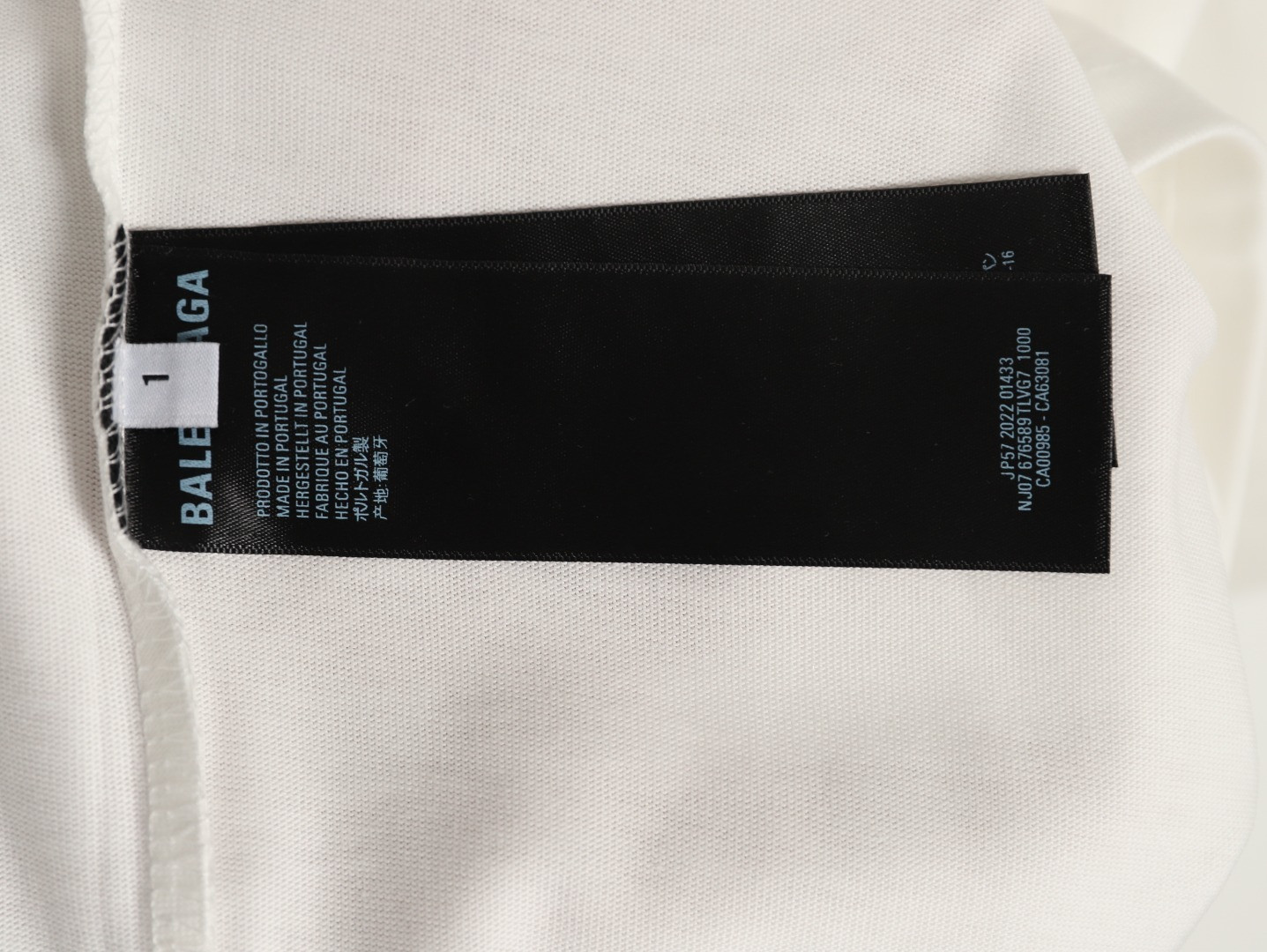 Ba1en*iaga short-sleeved t-shirt