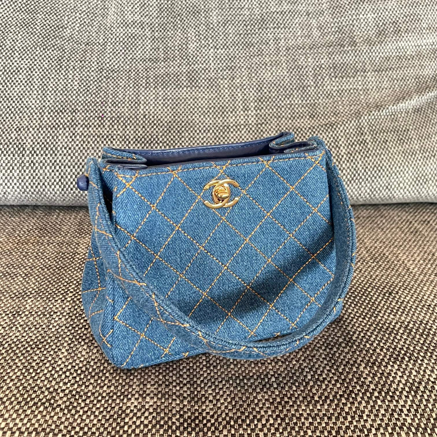 Chanel Mini Classic Handbag 18x13x7cm