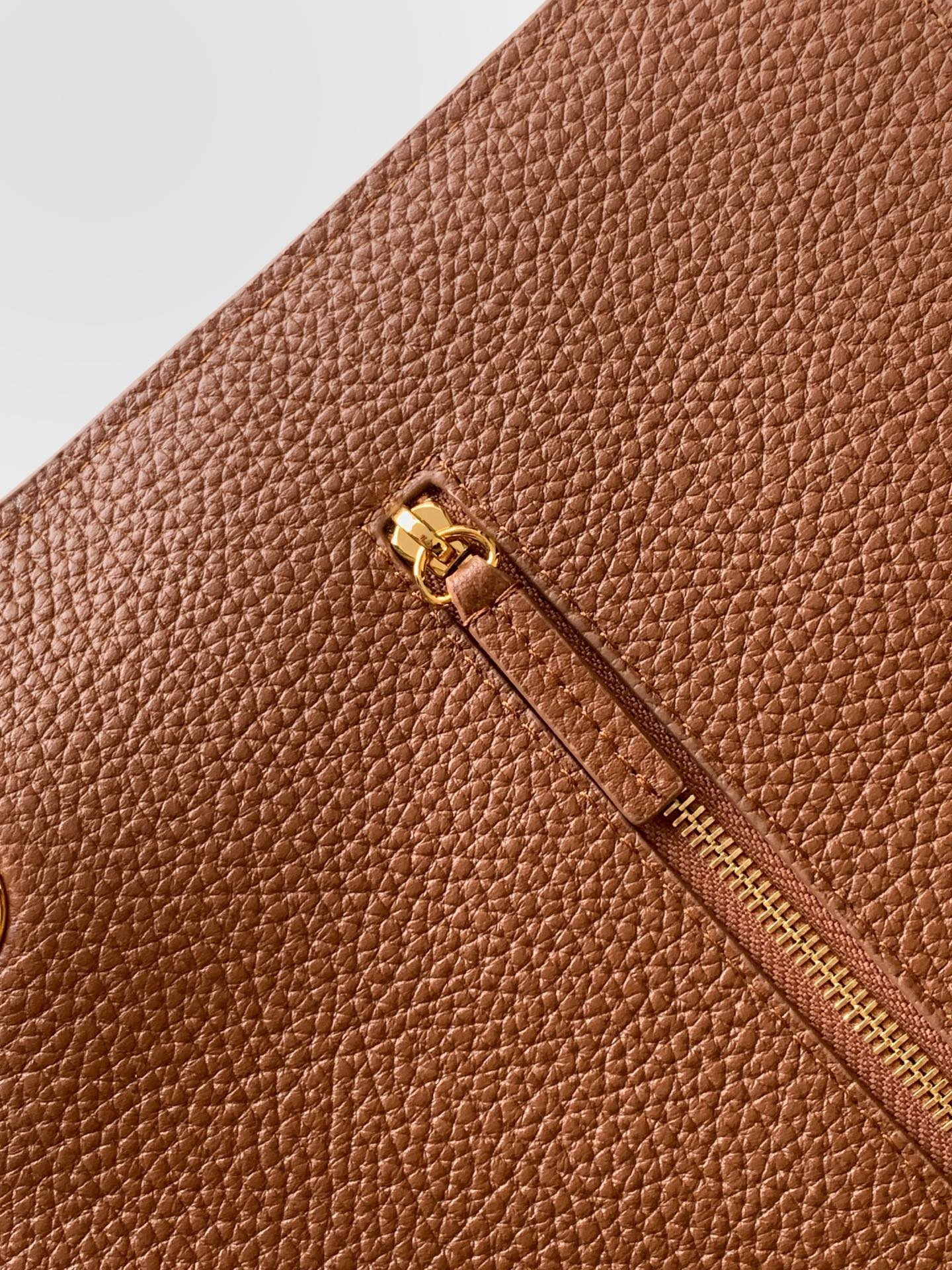 Chanel Maxi Flap Bag Gold hardware AS6233 26x38.5x11cm