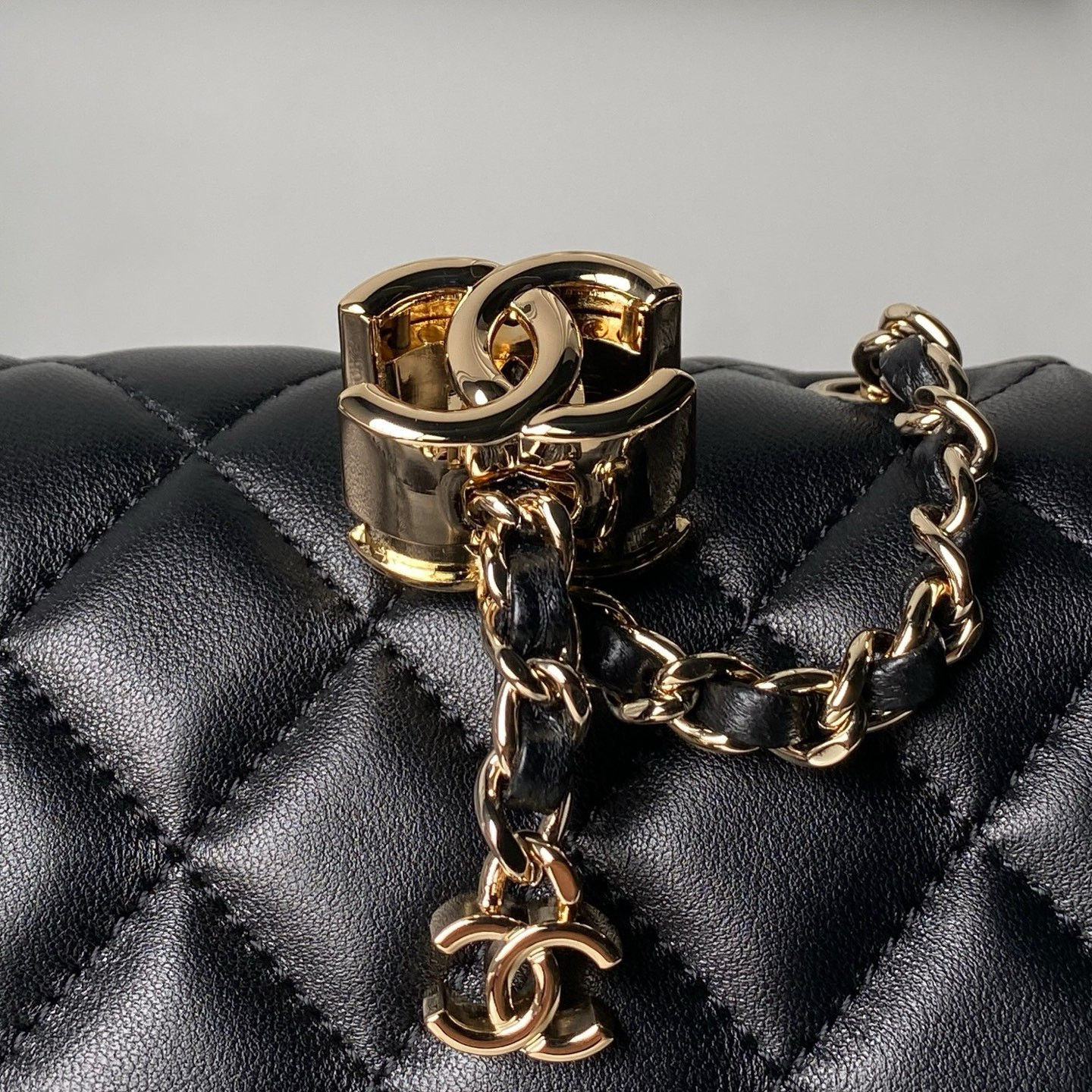 Chanel Classic Flap Handbag CF AS5758 18x13x7cm
