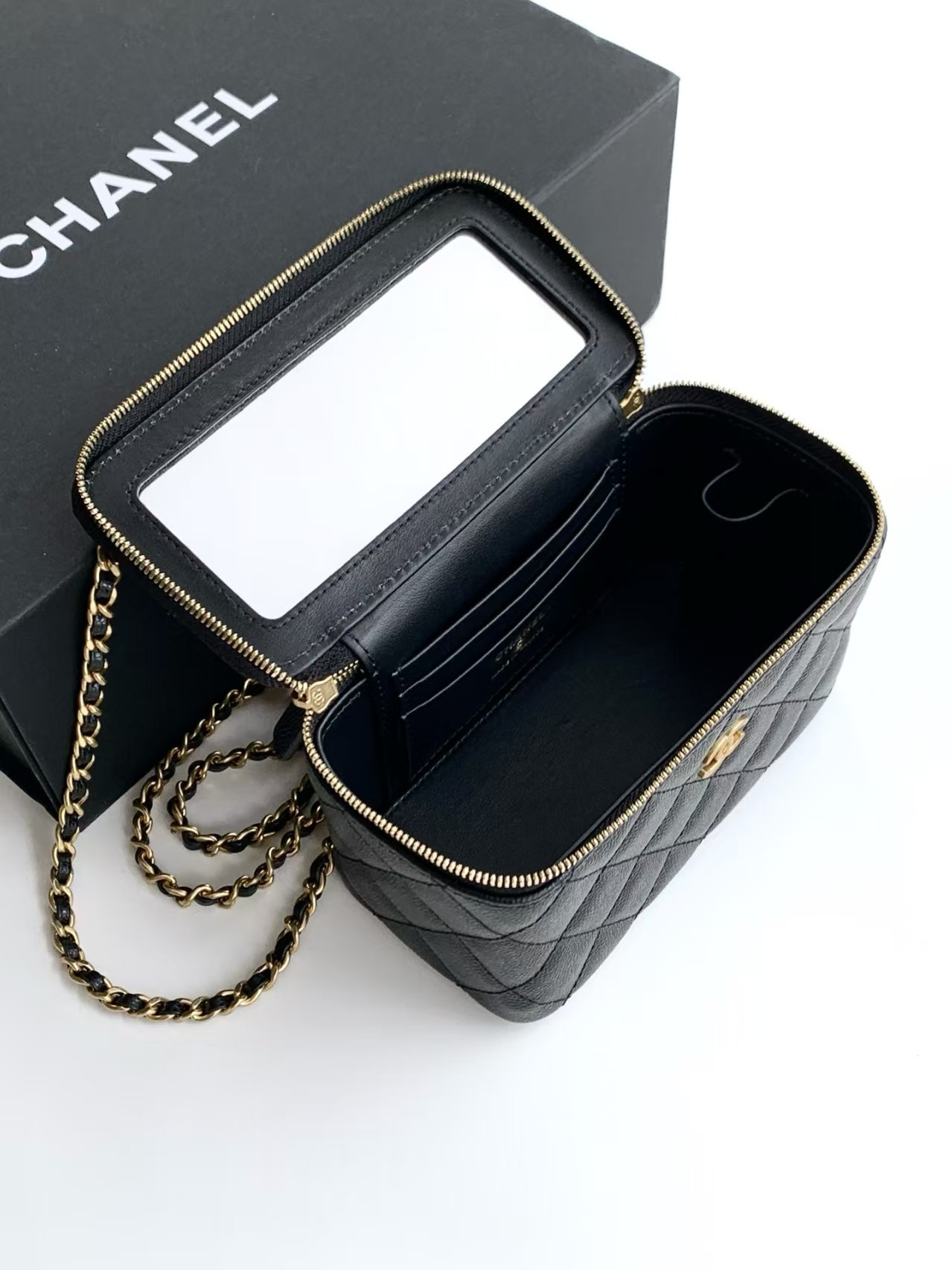 Ch**el Vanity With Chain 9.5x17x8cm