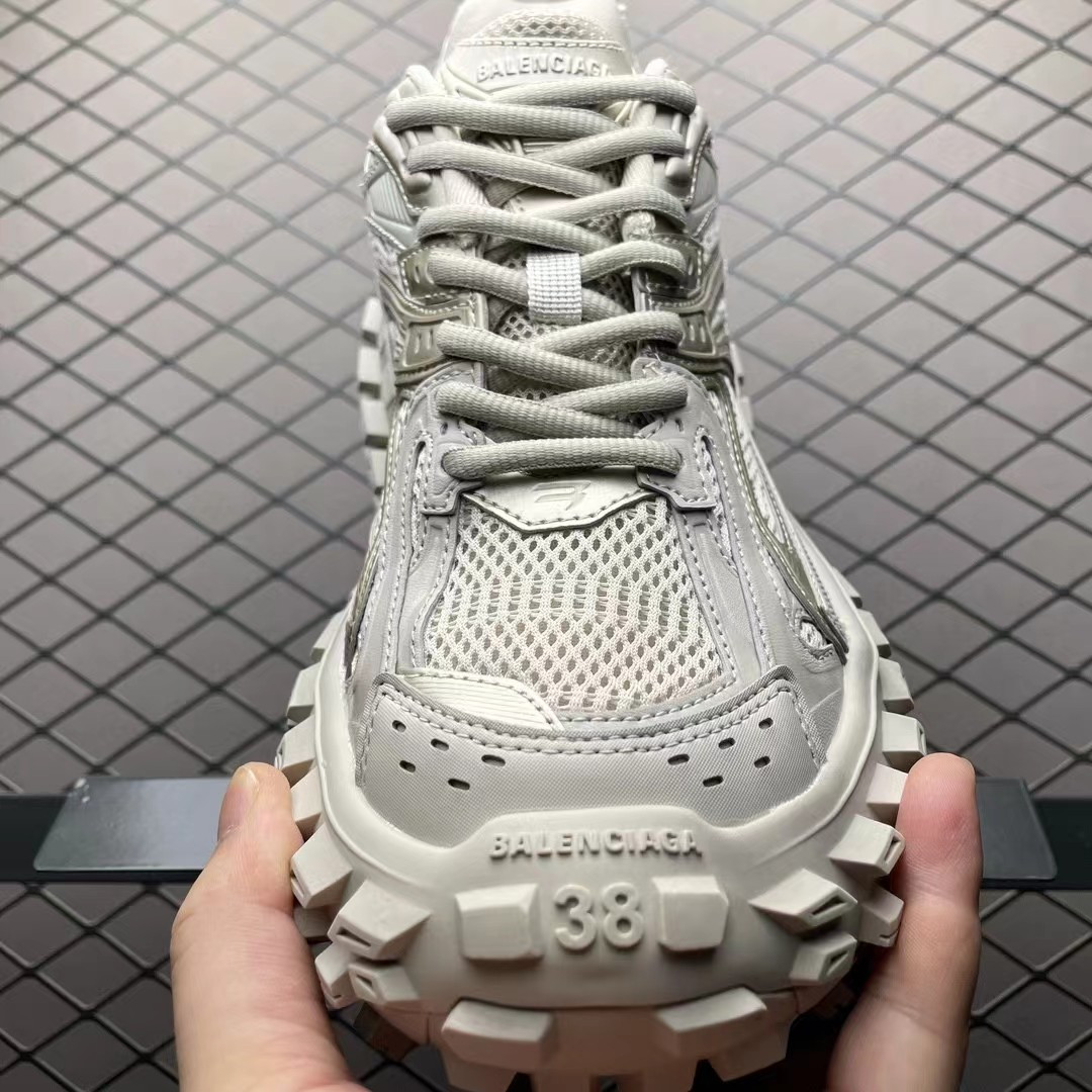 ua Ba1en*iaga defender sneaker beige