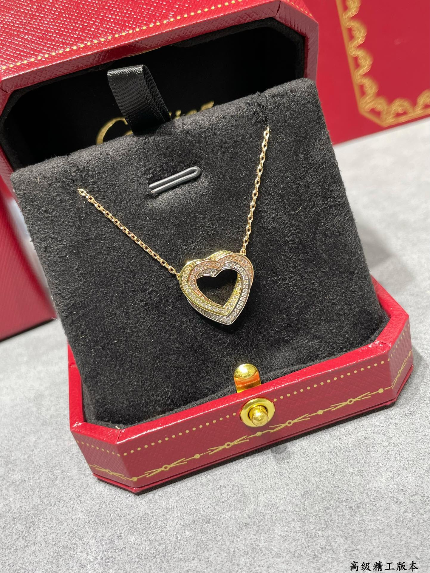 Ca*t1er Tricolor heart Necklace