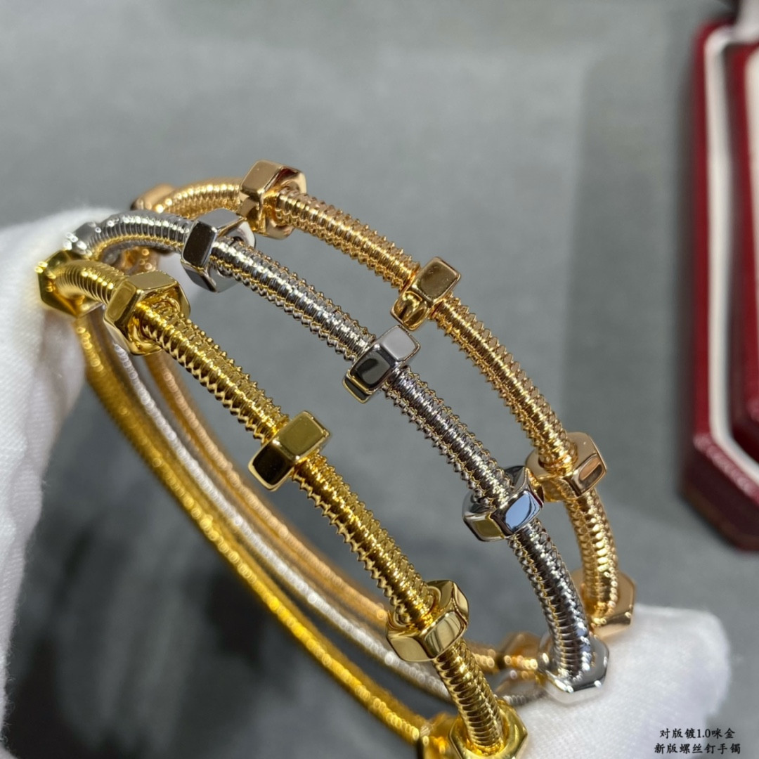 Ca*t1er Screw Bracelet