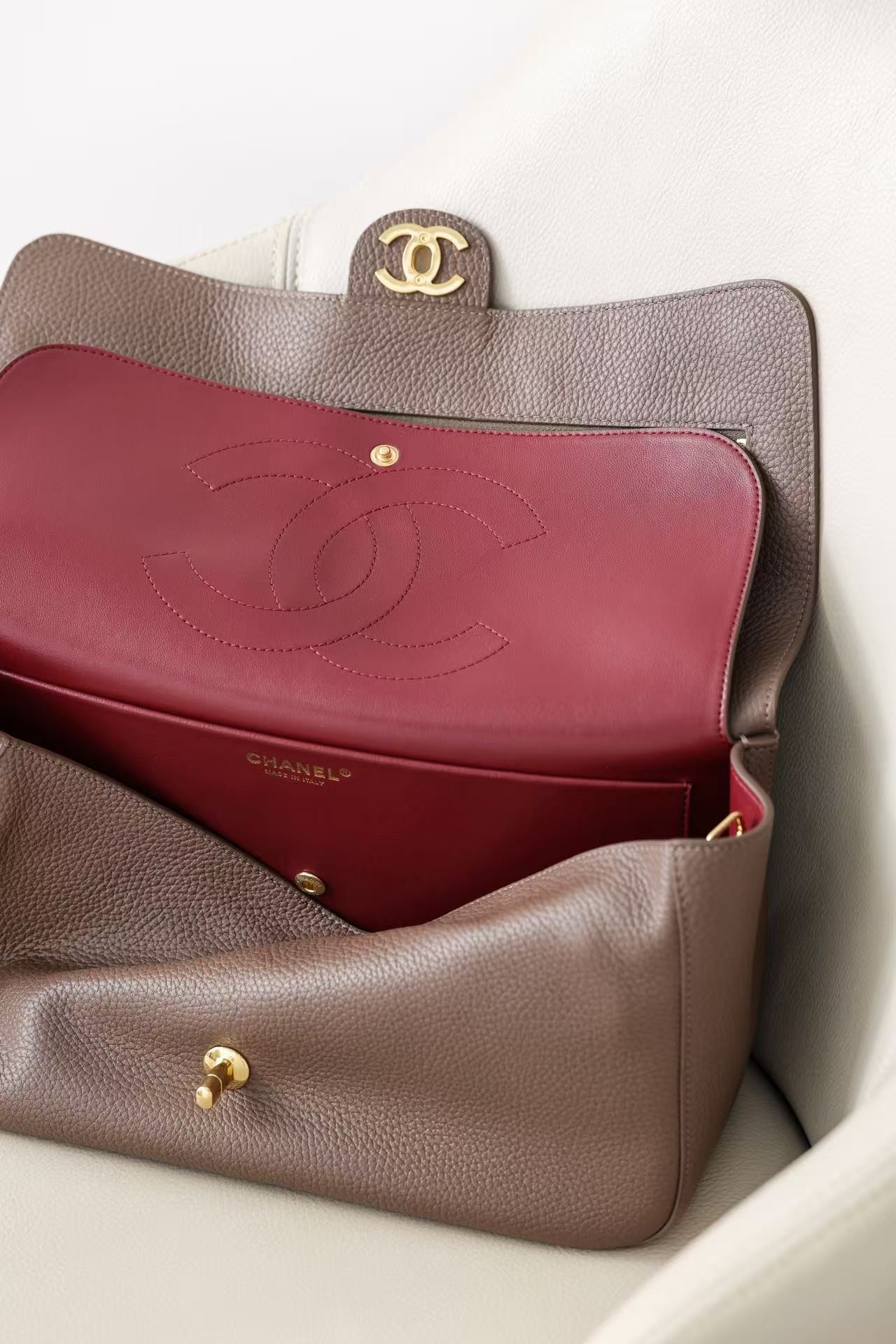 Chanel Maxi Flapbag AS6231 19.5x32x10cm