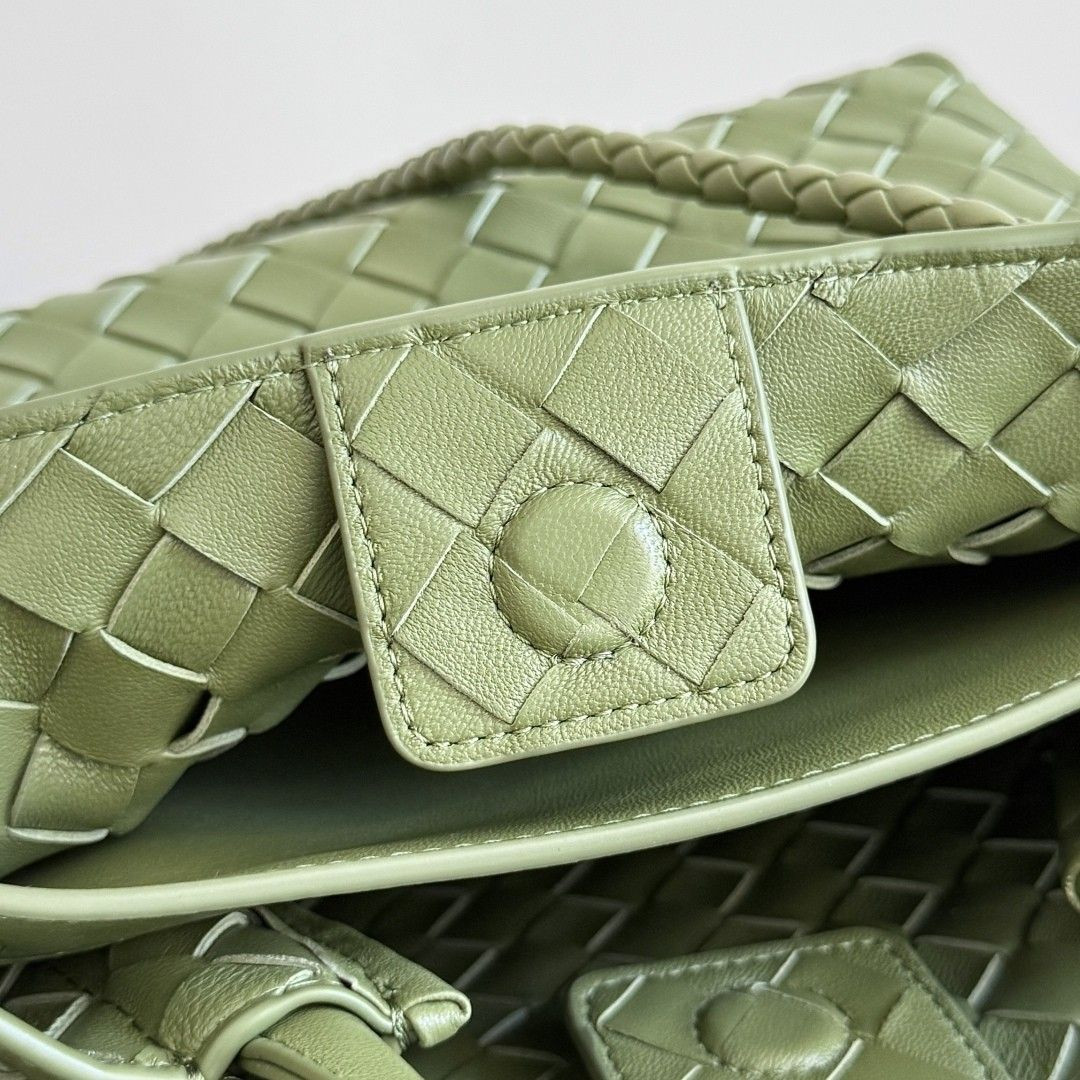 Bottega Veneta Small Andiamo 25x22x10.5cm