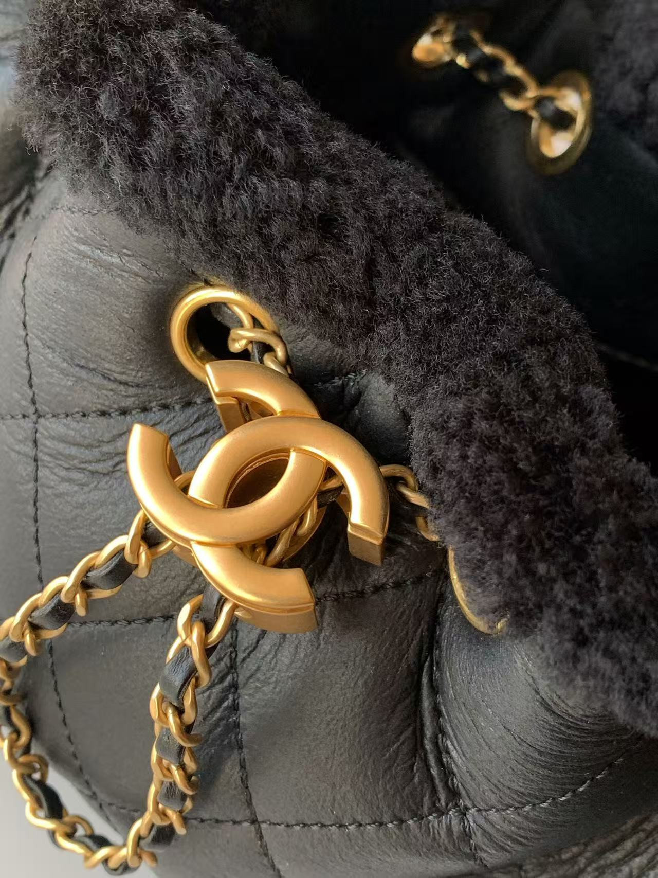 CHANEL 25C Bucket Bag 20x22x12.5cm
