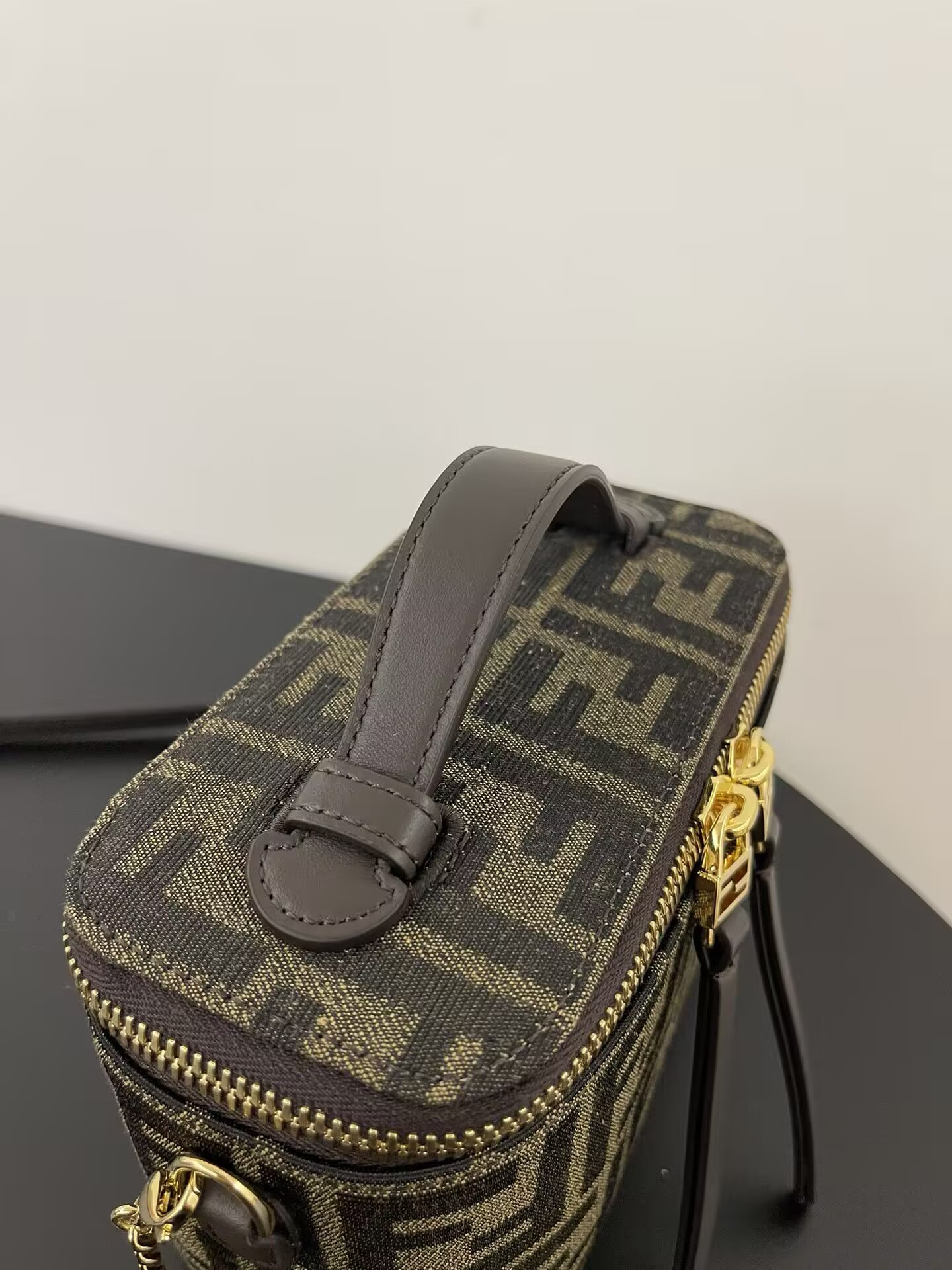 FENDI Vanity Mini Handbag 16x8x11cm