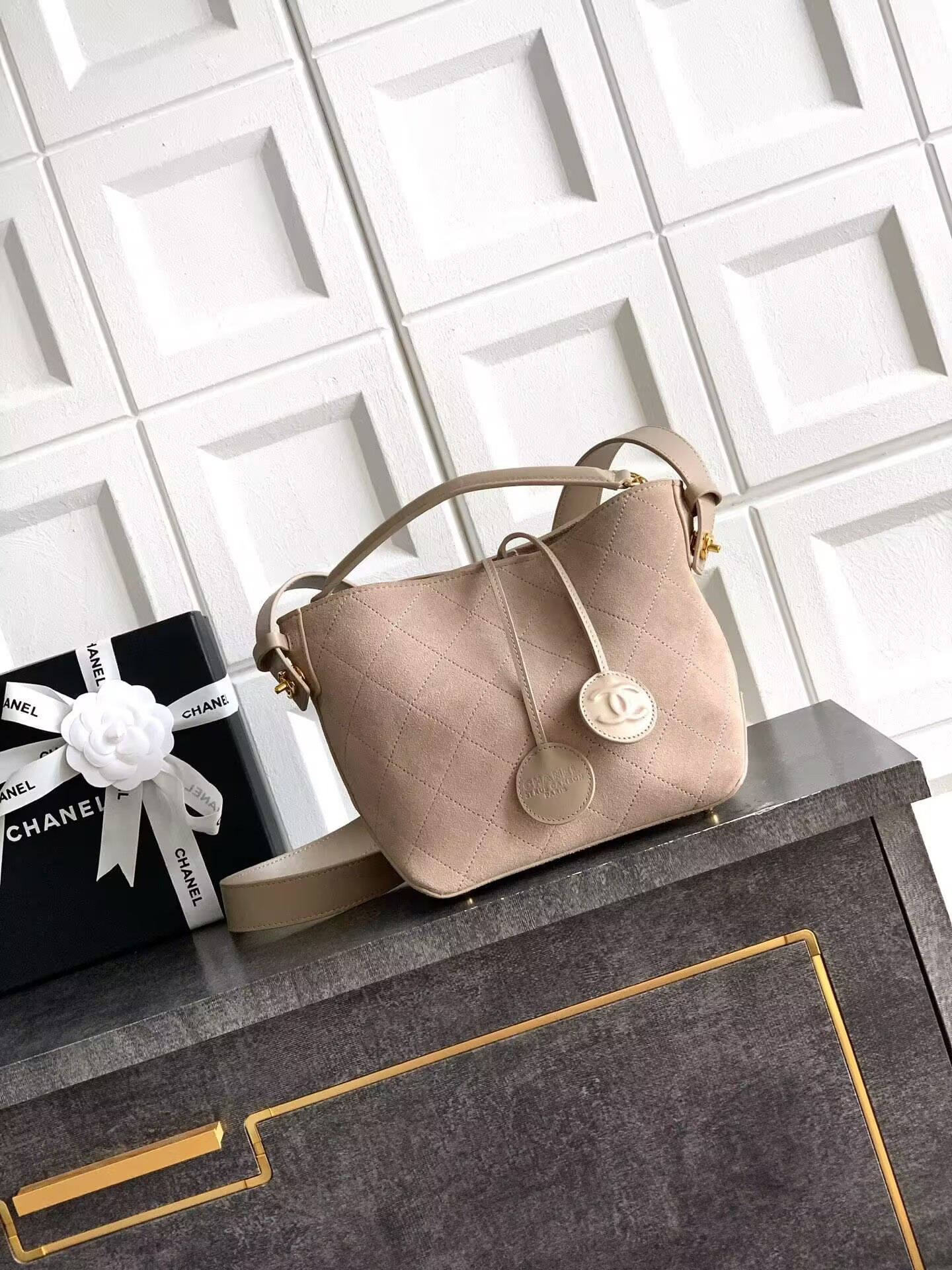 Chanel Bucket Bag 20x11x18cm