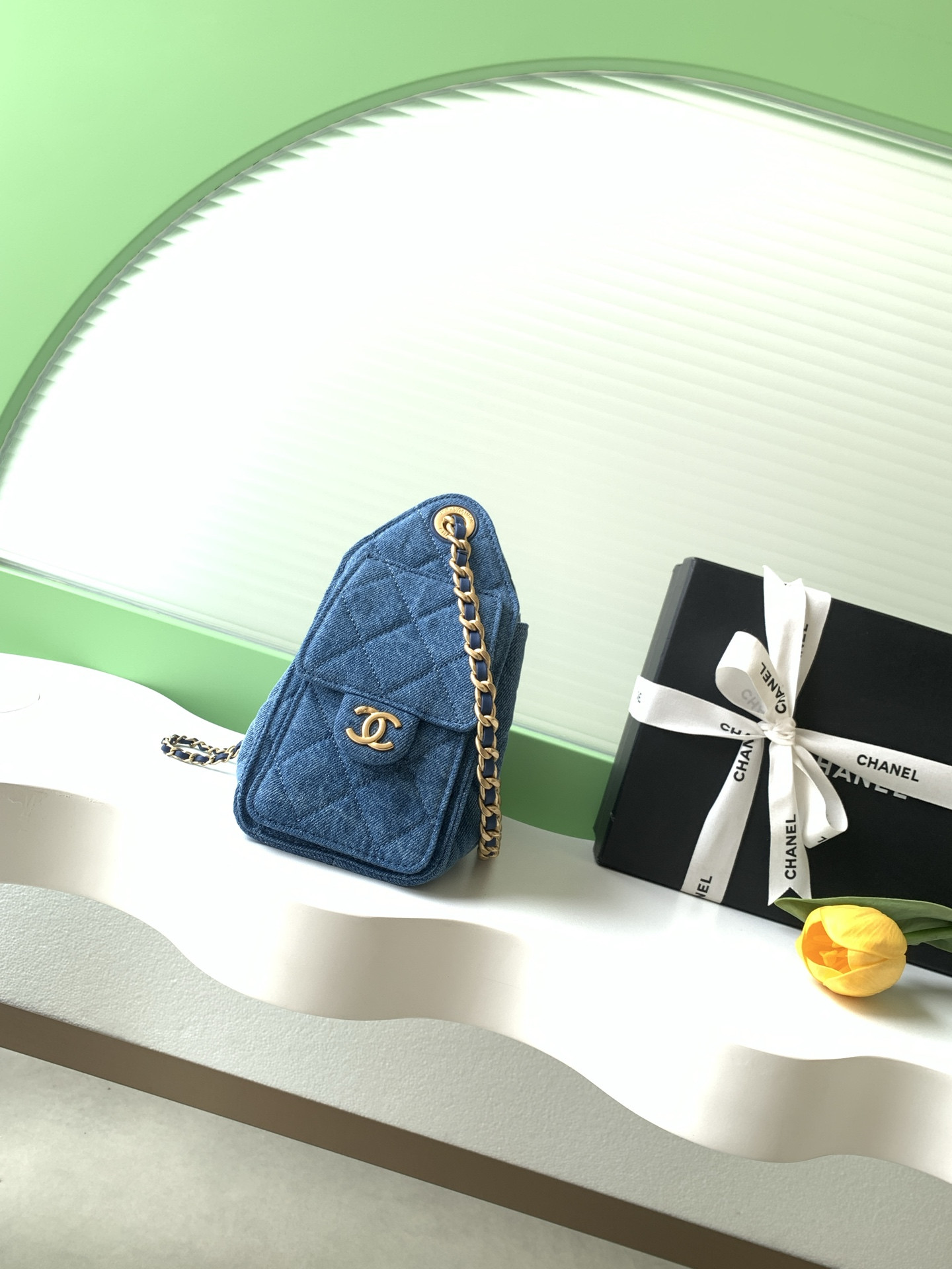 CHANEL 25C Bucket Bag 20x22x12.5cm