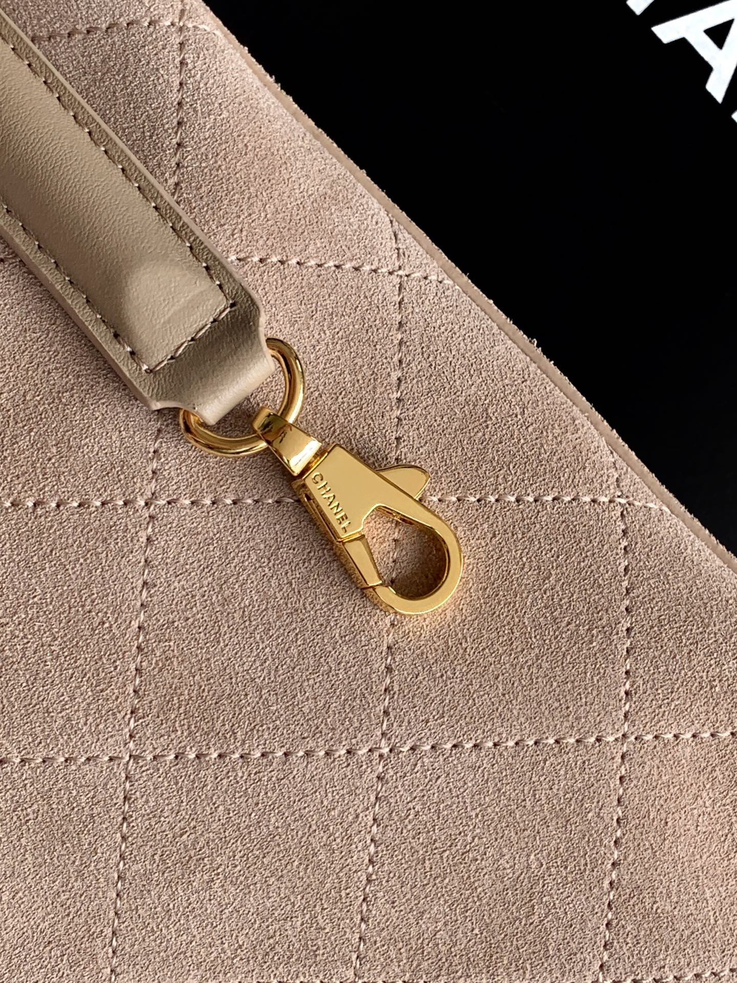 Chanel Bucket Bag 20x11x18cm
