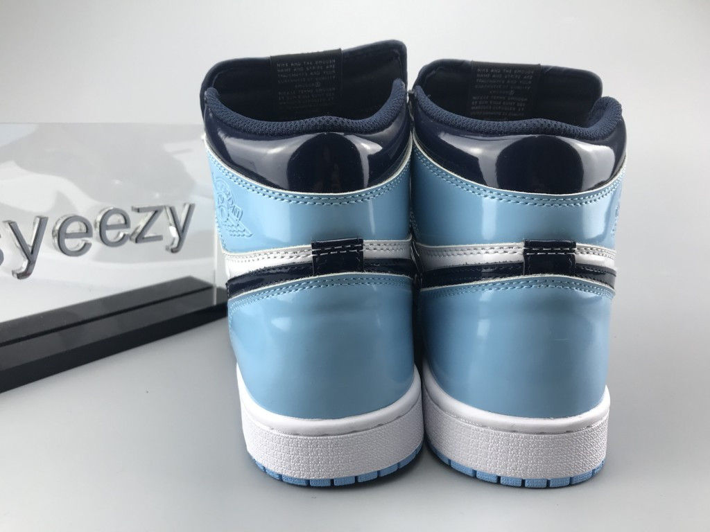 UA WMNS AIR JORDAN 1 RETRO HIGH OG