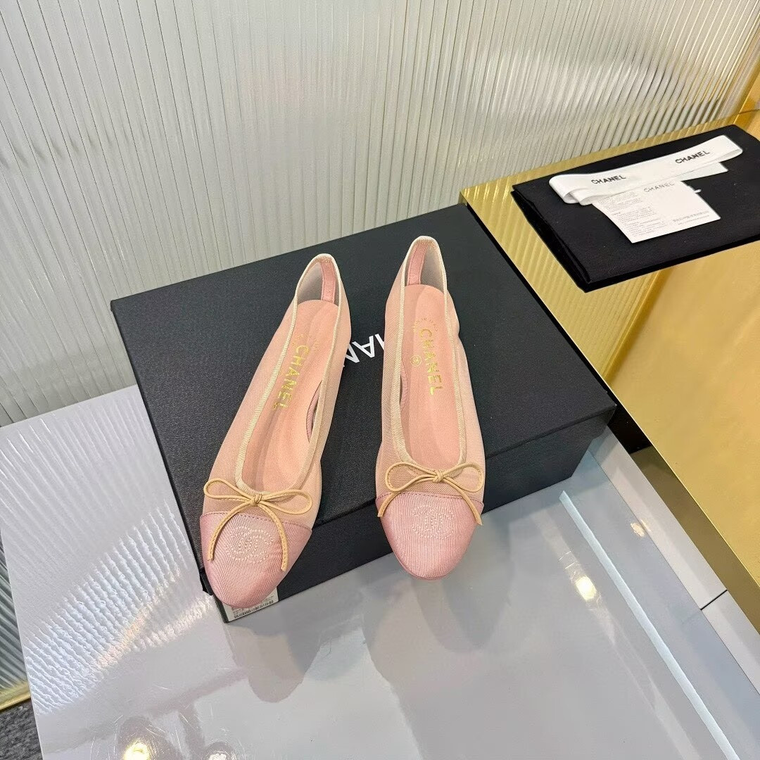 ua Ch**el ballet flats