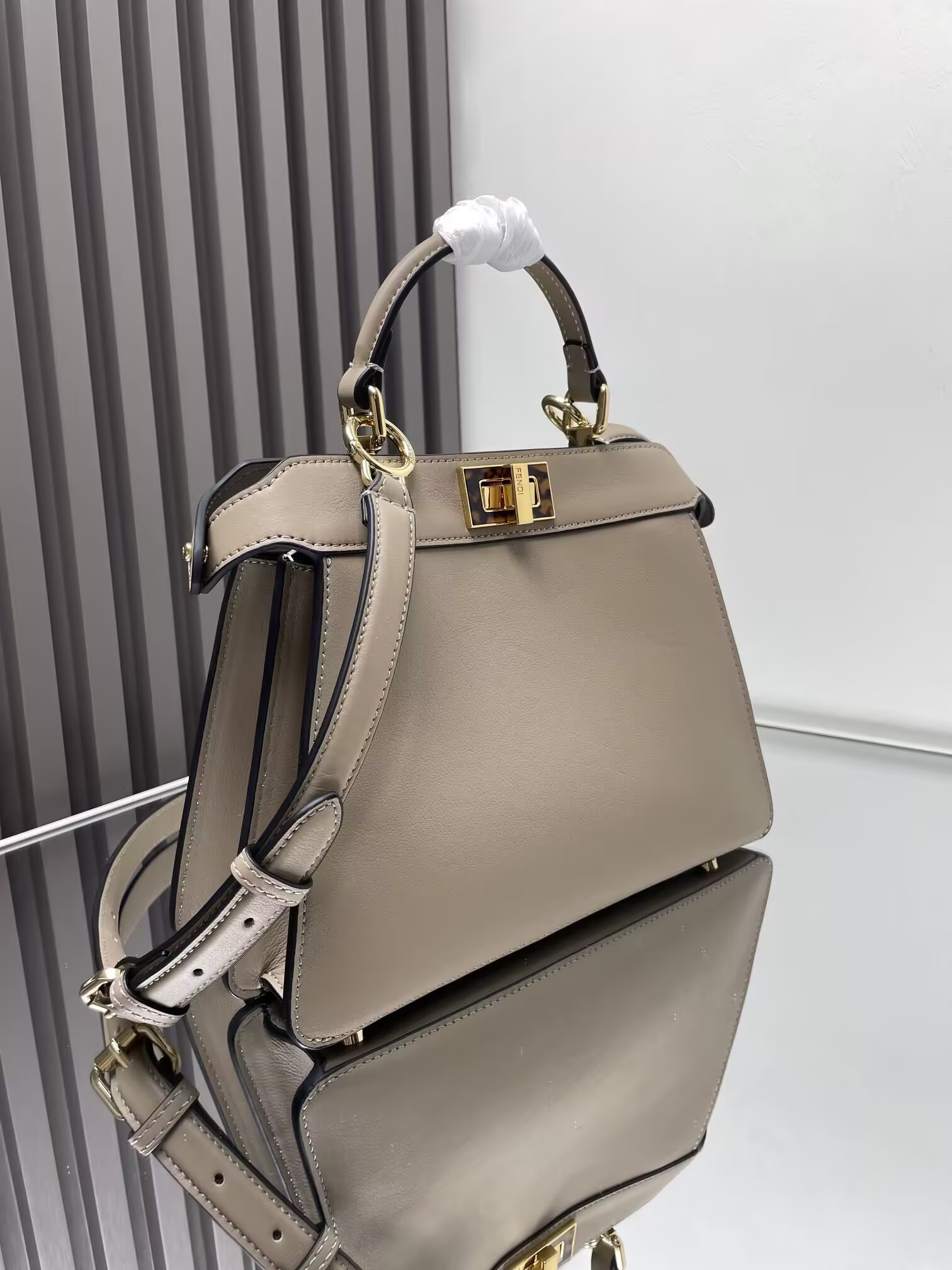 Fendi Small Peekaboo ISeeU 27x21x11cm