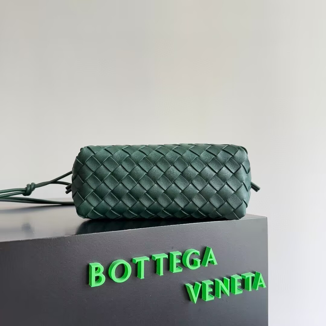 B0tt*ga Ven*ta Medium Loop Cross-Body Bag 22x15x8cm