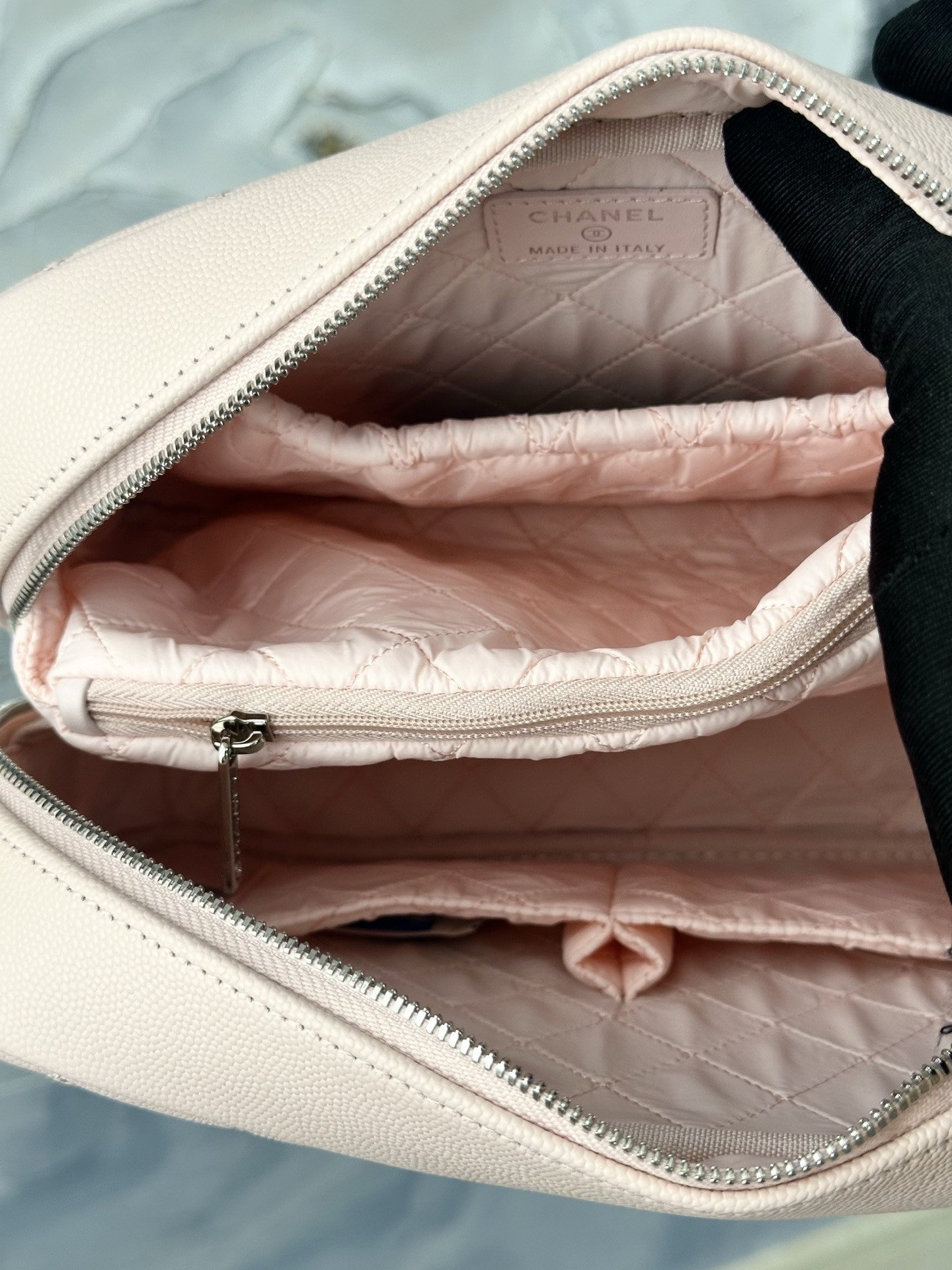 Chanel Pouch Bag A31106 25x9x17cm