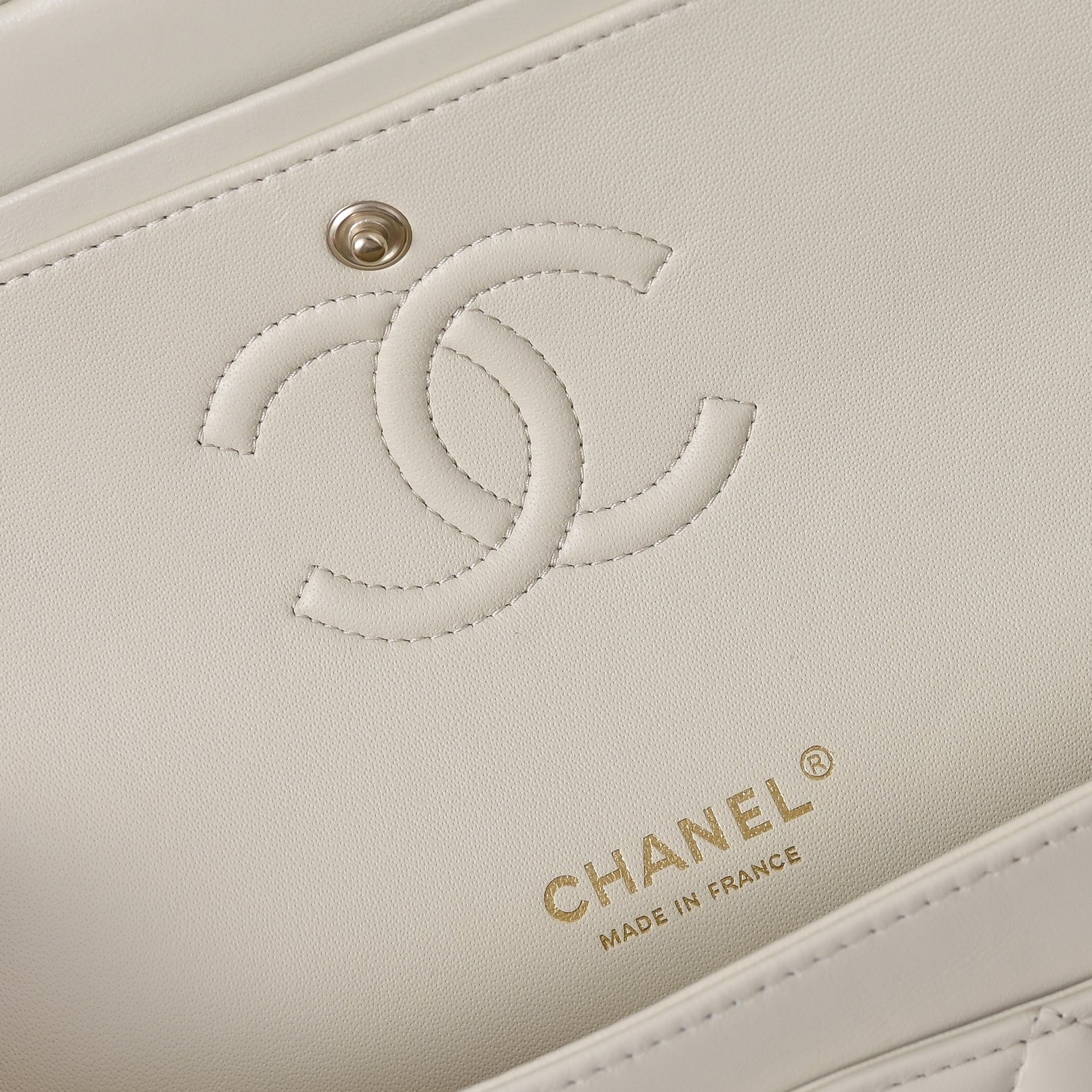 Chanel Classic Flap handbag Milky tea with light gold hardware A01113 23x14.5x6cm
