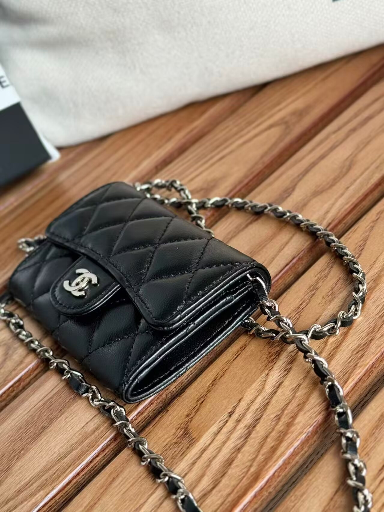 Ch**el Wallet on Chain 11x7.5x2cm