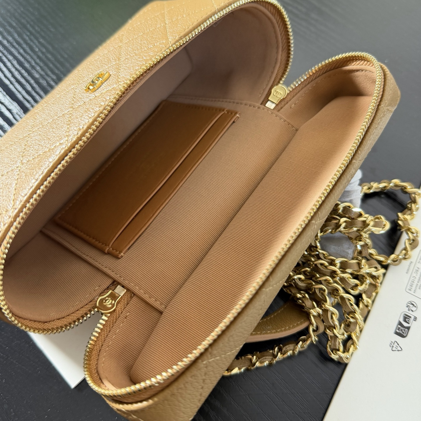 CHANEL Classic Vanity with chain Handbag 17x19.5x5cm