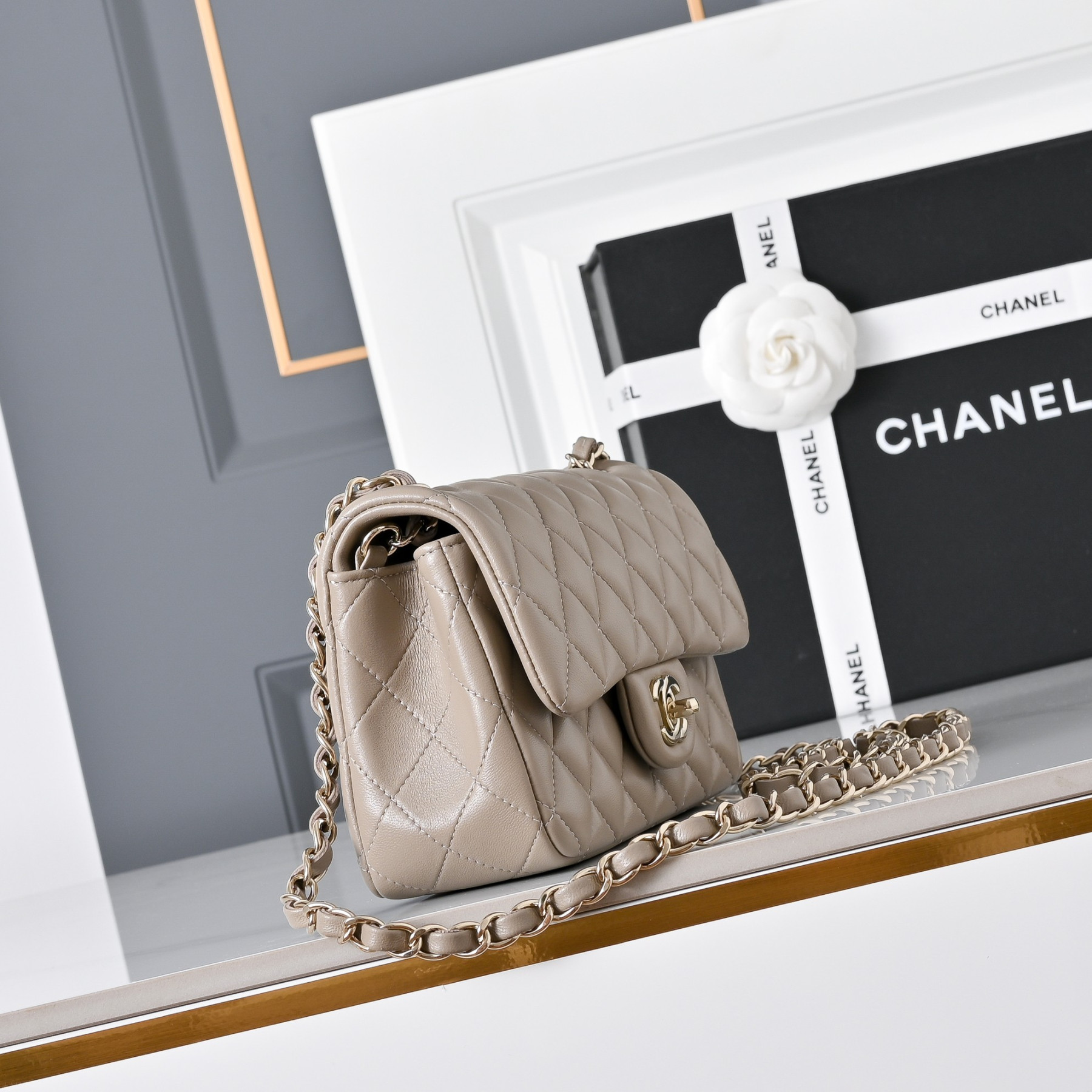 Chanel Mini Flap Bag 20x12x6.5cm
