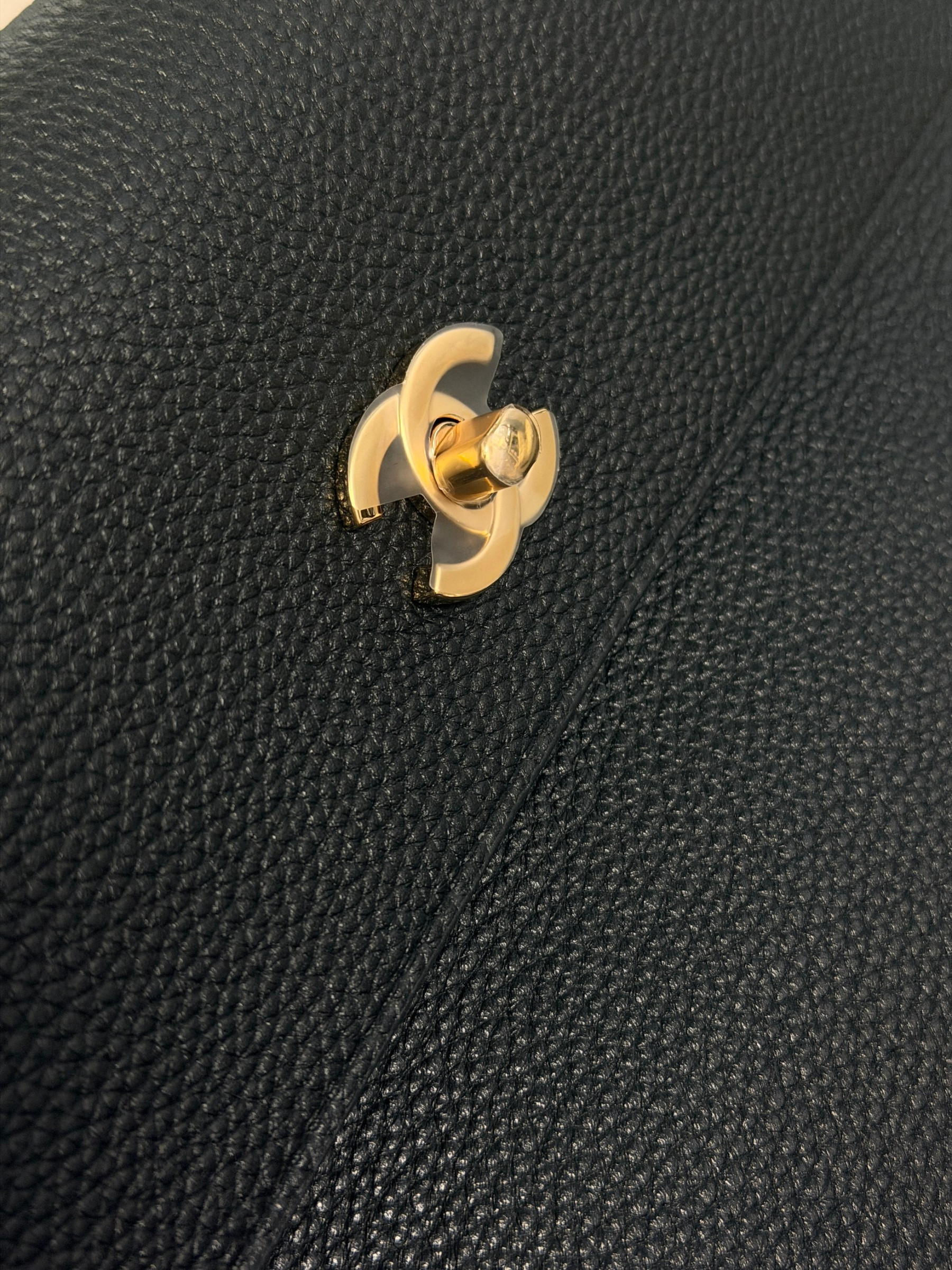 Chanel Large Shopping Bag Grained Calfskin & Gold-Tone Metal AS6289 33x43x17.5cm