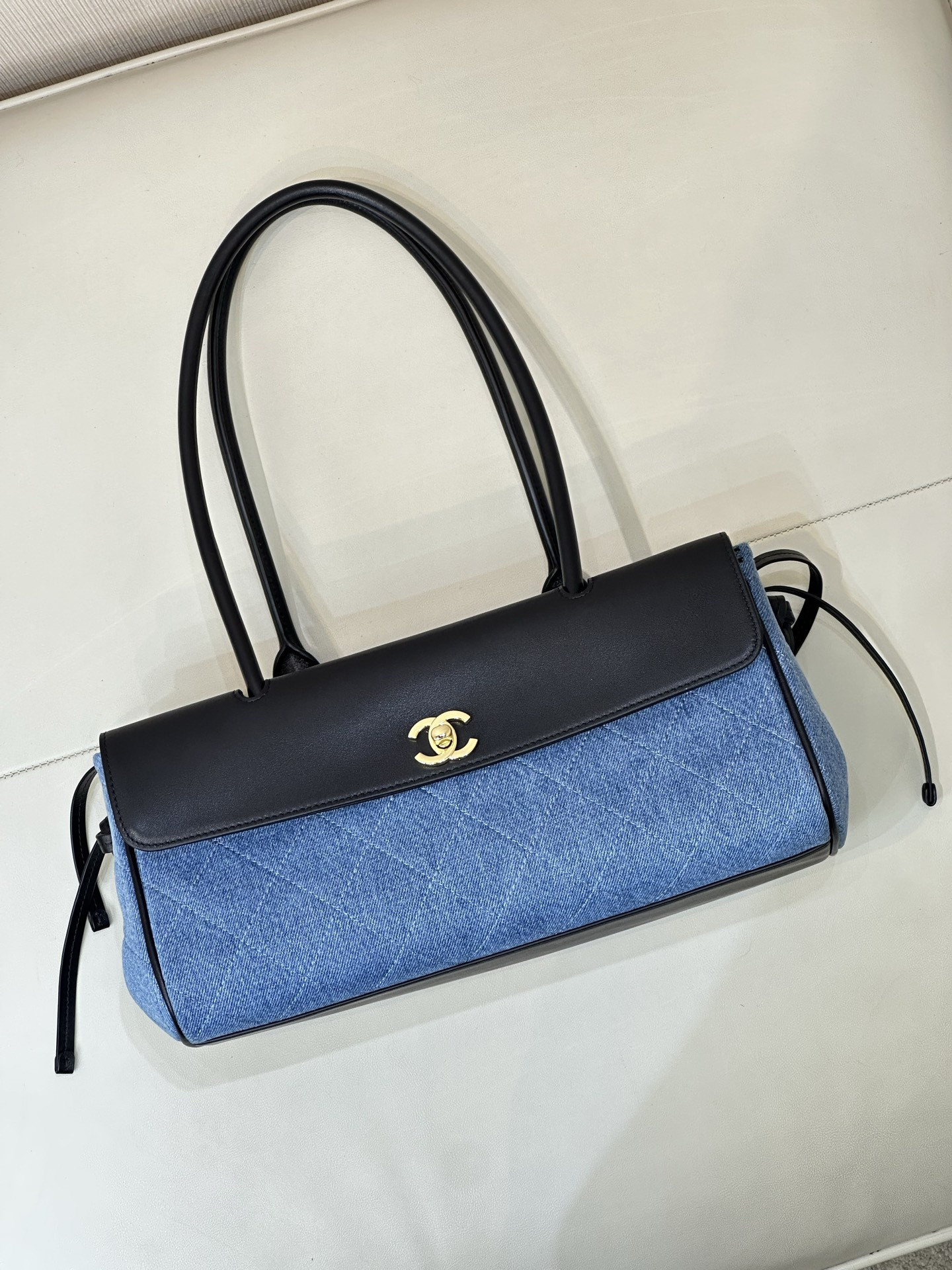 Chanel Small Tote AS6288 15x31x12cm