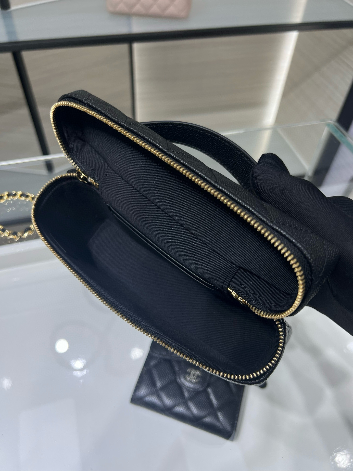 CHANEL Classic Vanity with chain Handbag AP5090 17x19.5x5cm