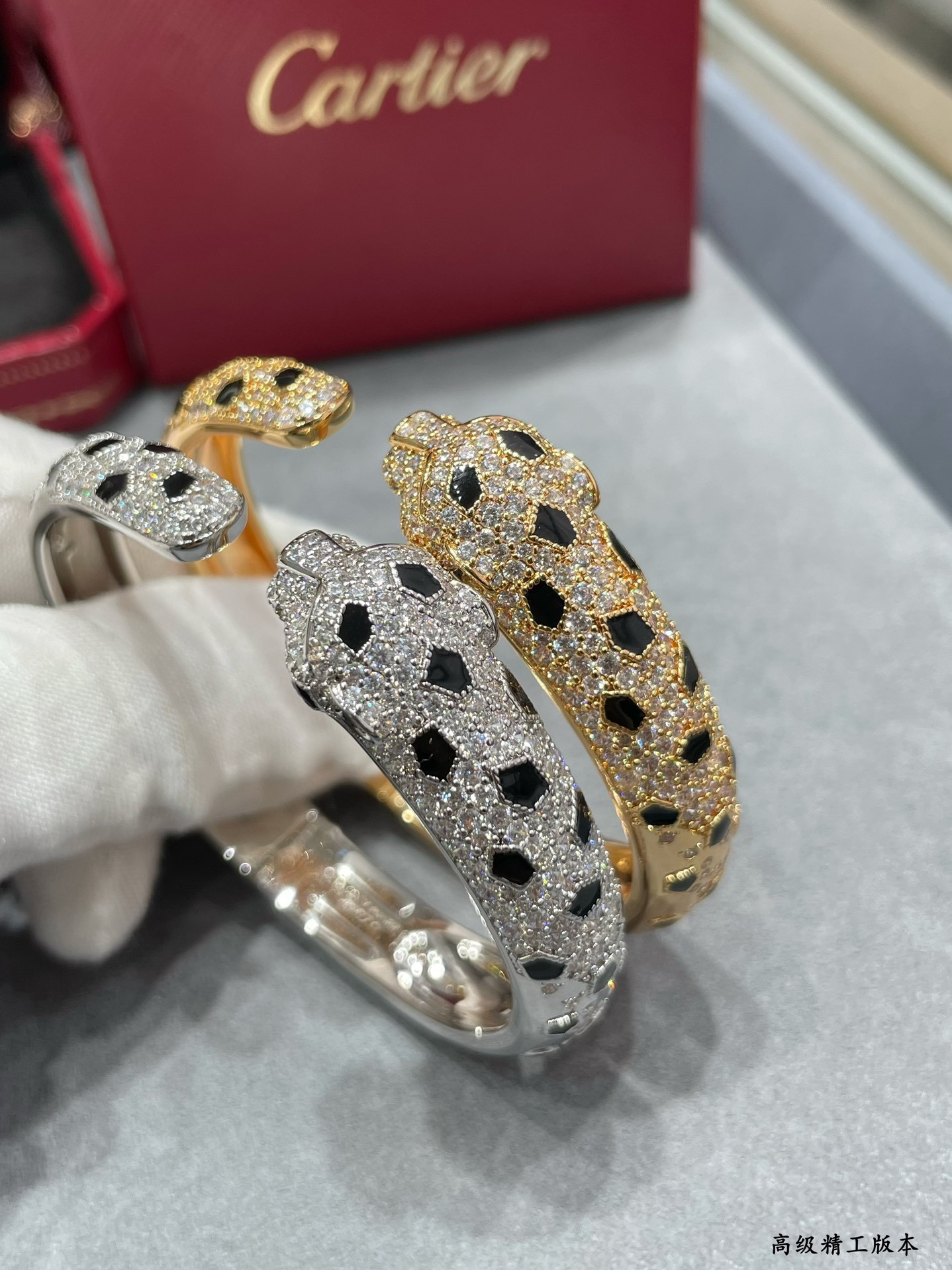 Ca*t1er Single spotted leopard Bracelet
