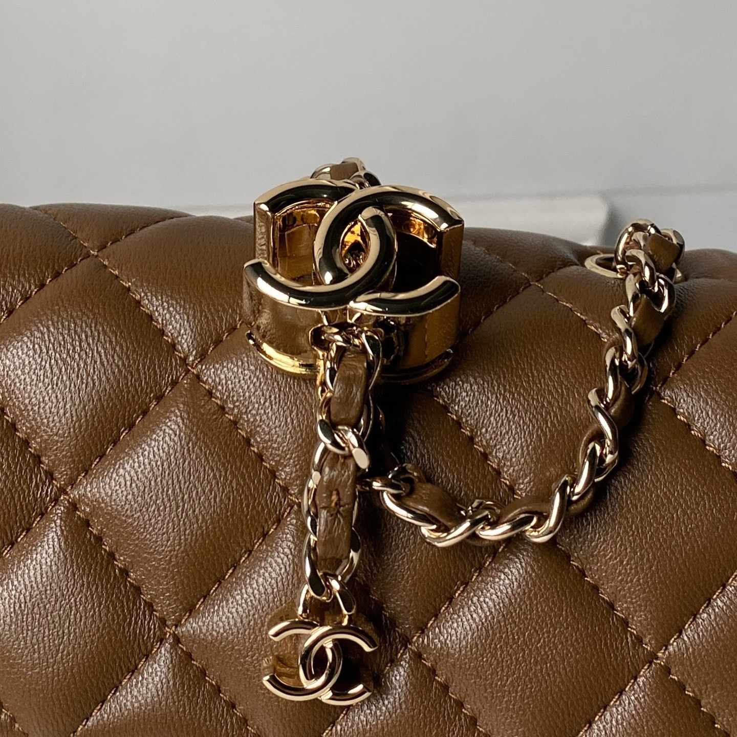 Chanel Classic Flap Handbag CF AS5759 20x13x7cm