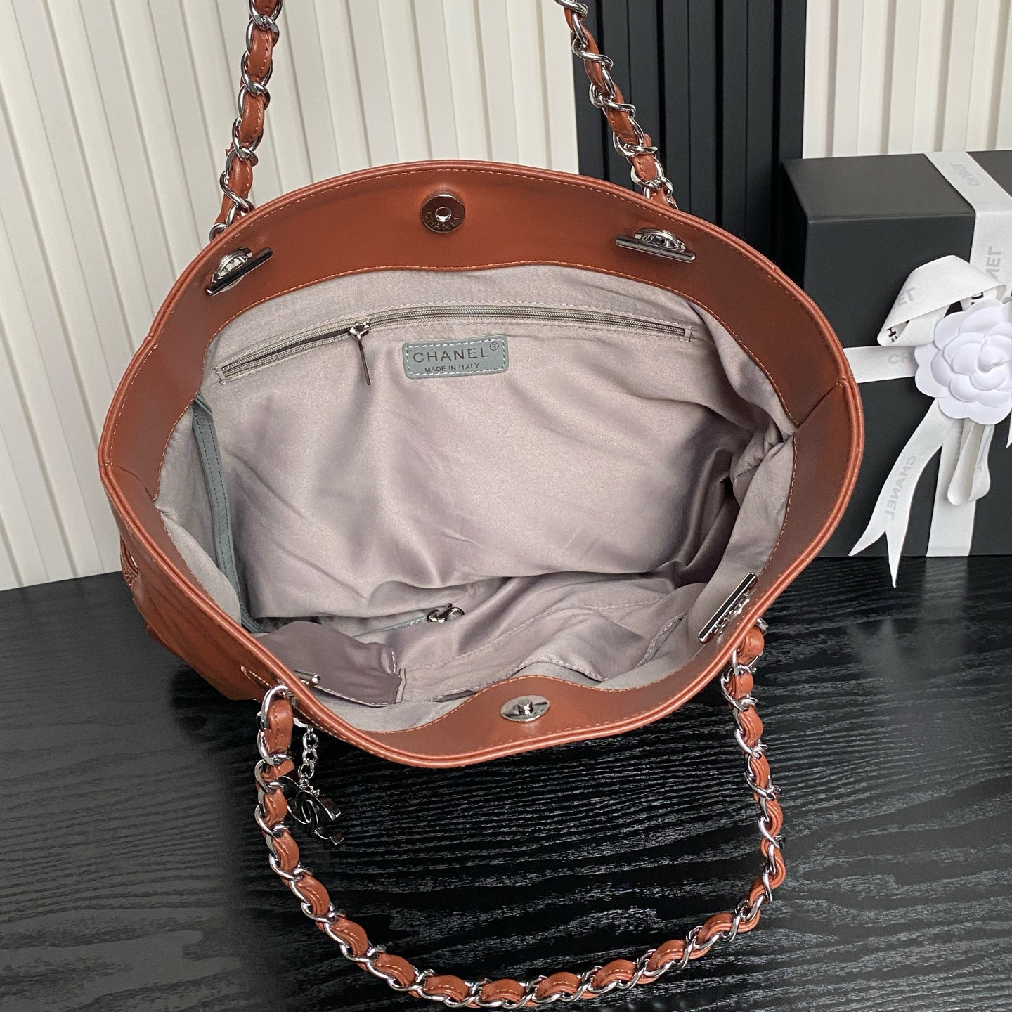 Chanel Vintage Graffiti Expandable Tote Bag AS9903 38x33cm