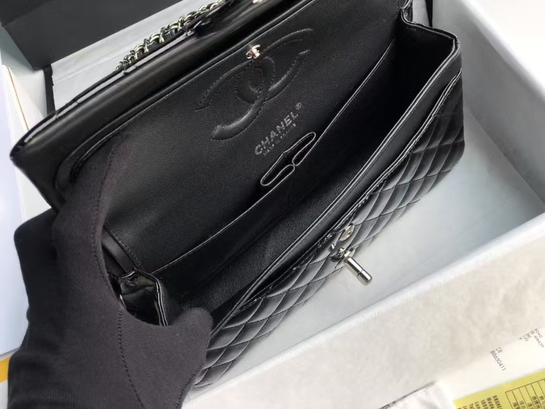 Ch**el Classic Flap Bag CF 25.5x15x6cm