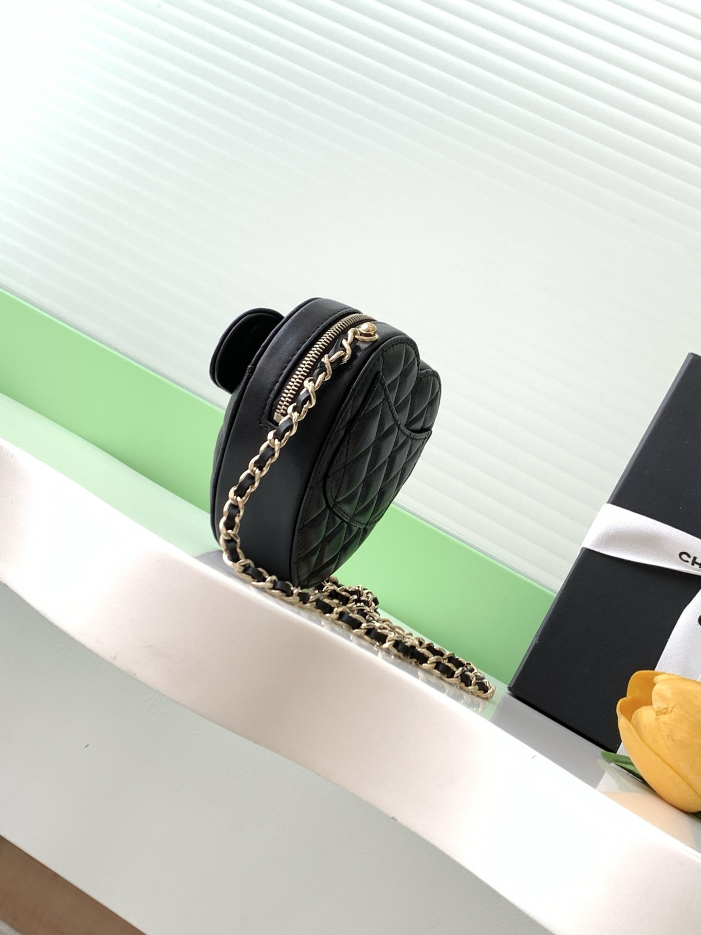 Chanel Mini 22S Heart Clutch With Chain 12x13x5.5cm