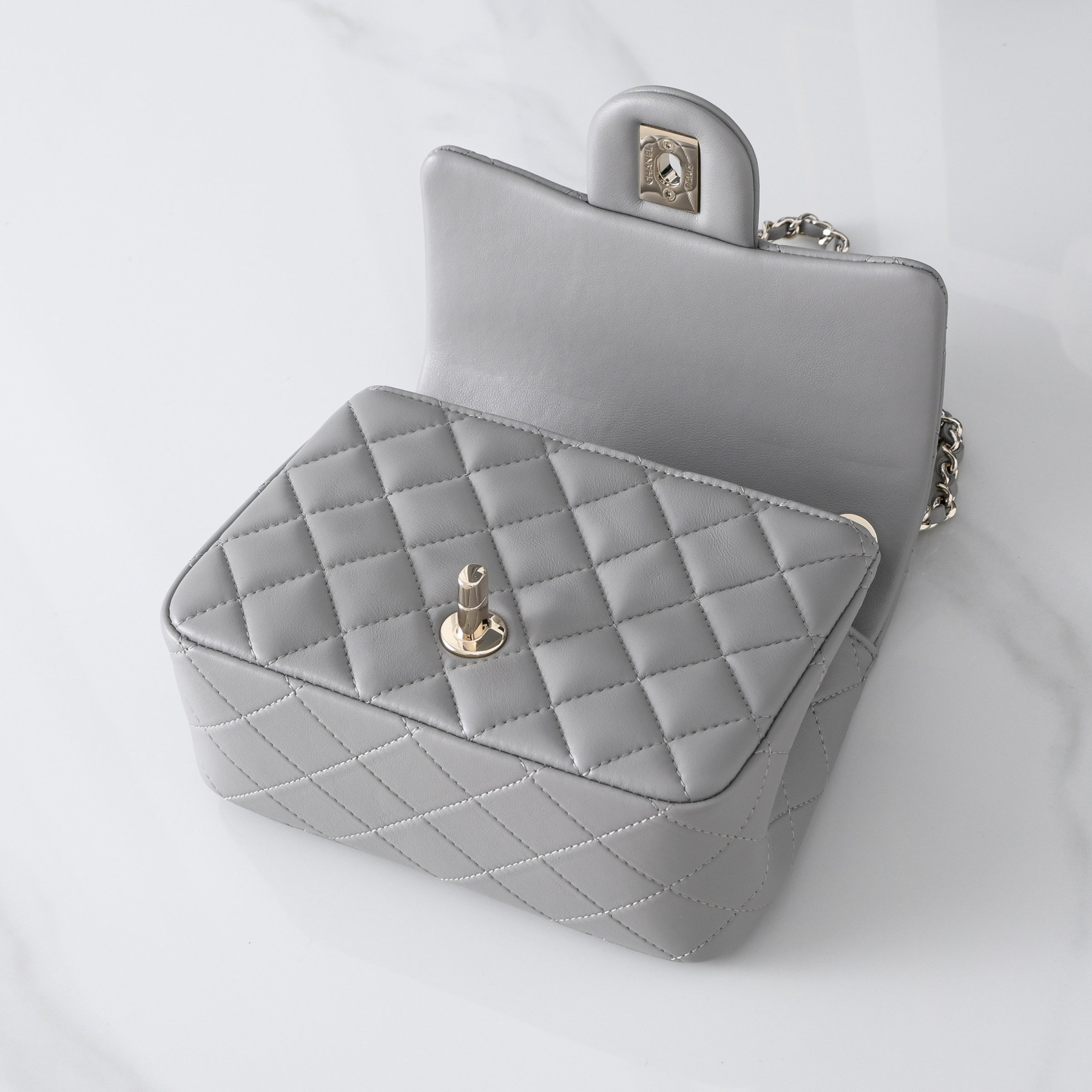 Chanel Classic Flap Handbag CF AS5758 18x13x7cm