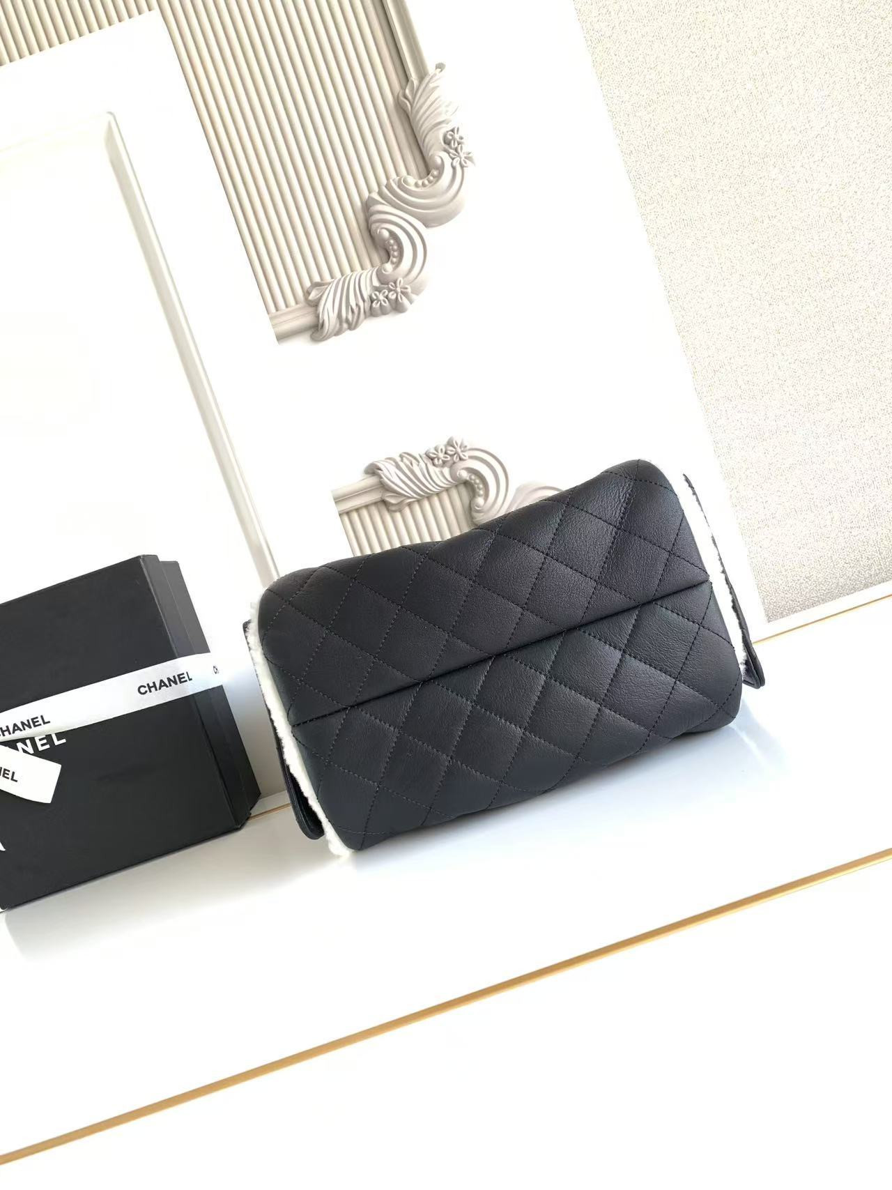 CHANEL 25C Bucket BAG 30x26x14cm