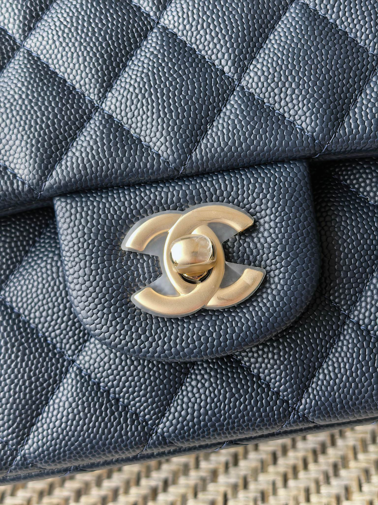 Chanel Classic Flap Bag 15x25.5x6cm