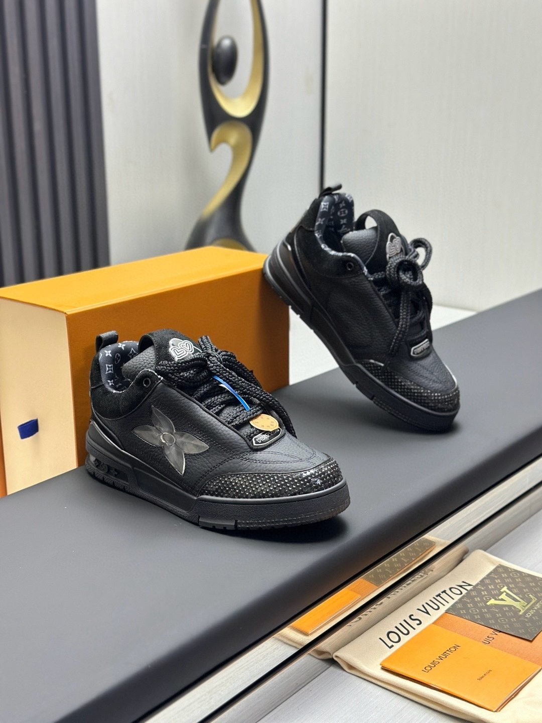 UA LV Skate Sneaker