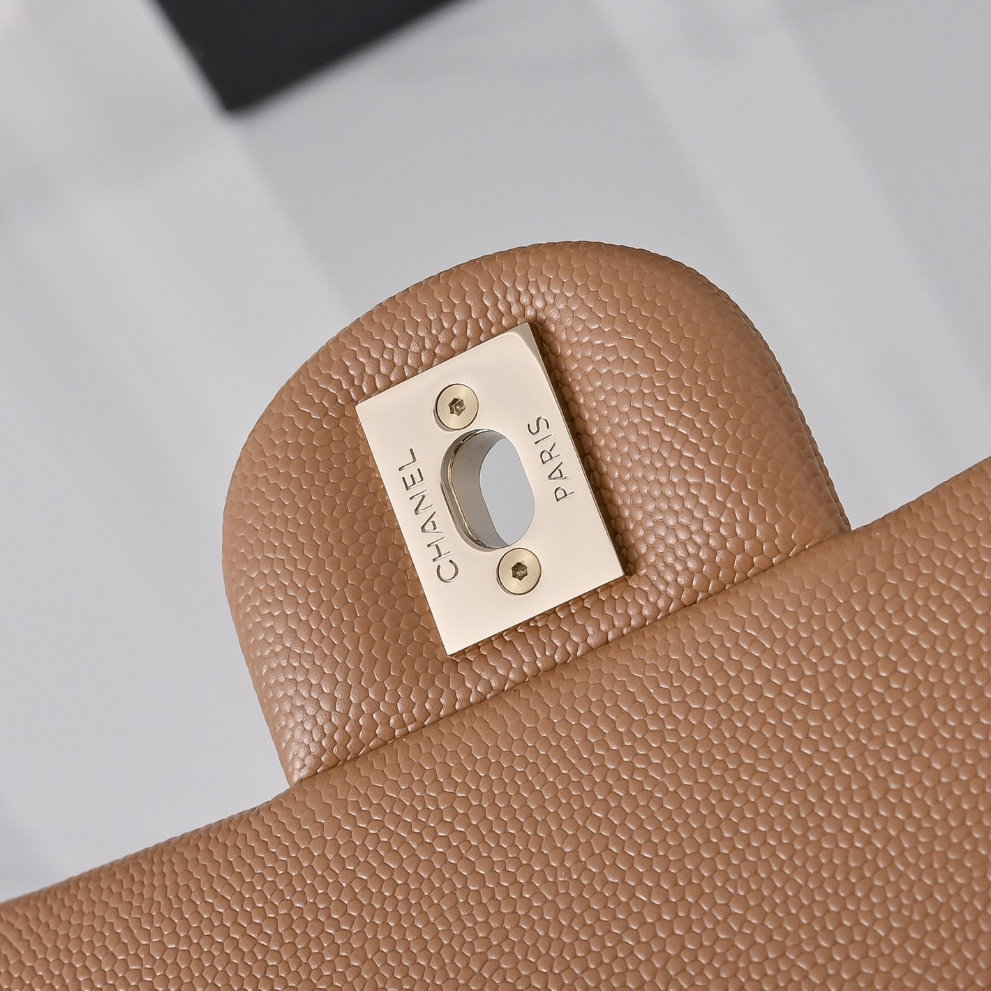 Chanel Classic Flap handbag Caramel with light gold hardware and caviar leather A01113 23x14.5x6cm