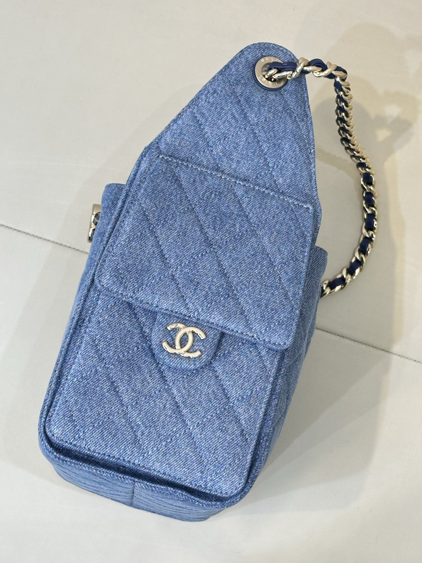 CHANEL 25C Bucket Bag 26x30x14cm