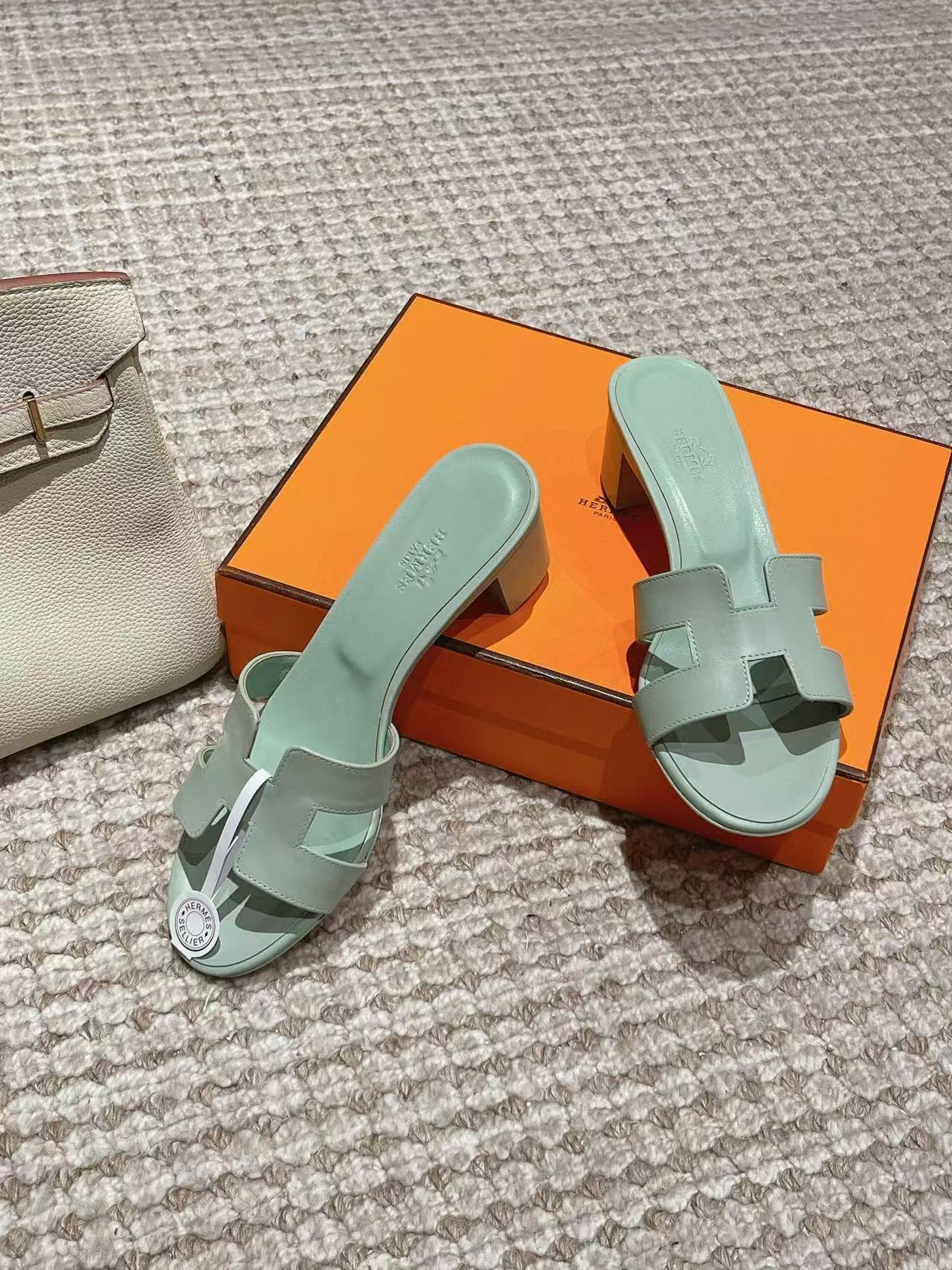 UA H**me5 Oasis Sandal