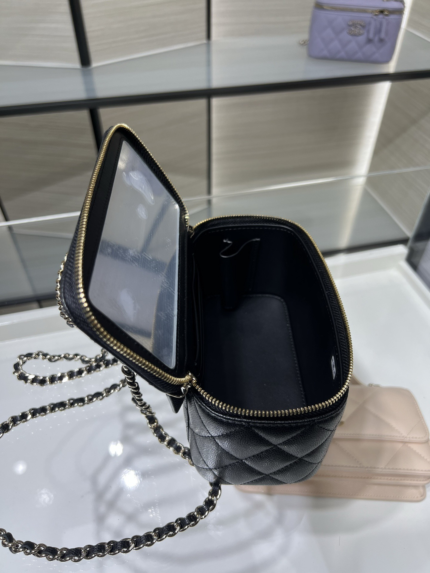 CHANEL Vanity With Chain AP5182 9.5x17x8cm