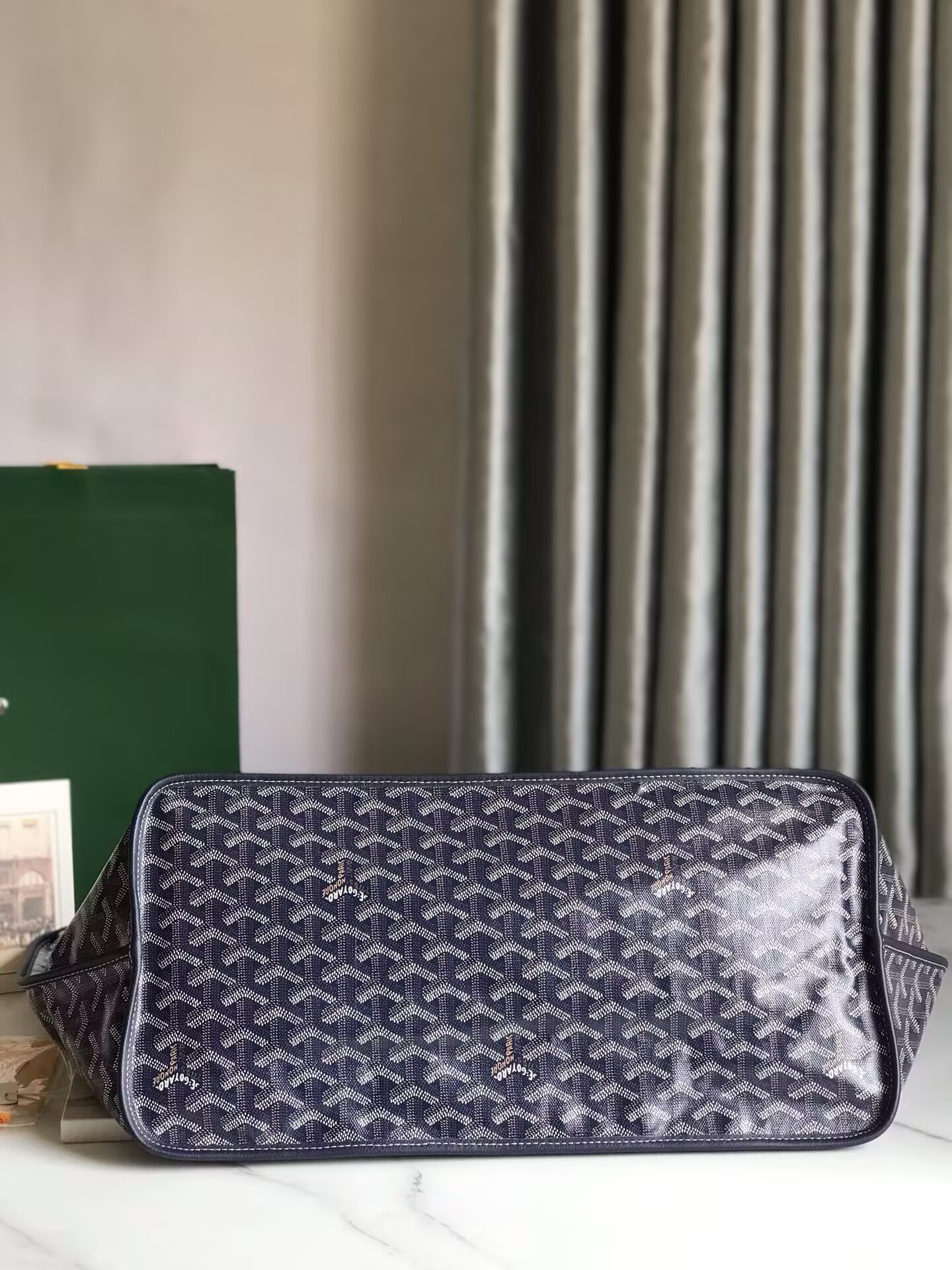 Goyard Anjou GM Bag 39x32x19cm